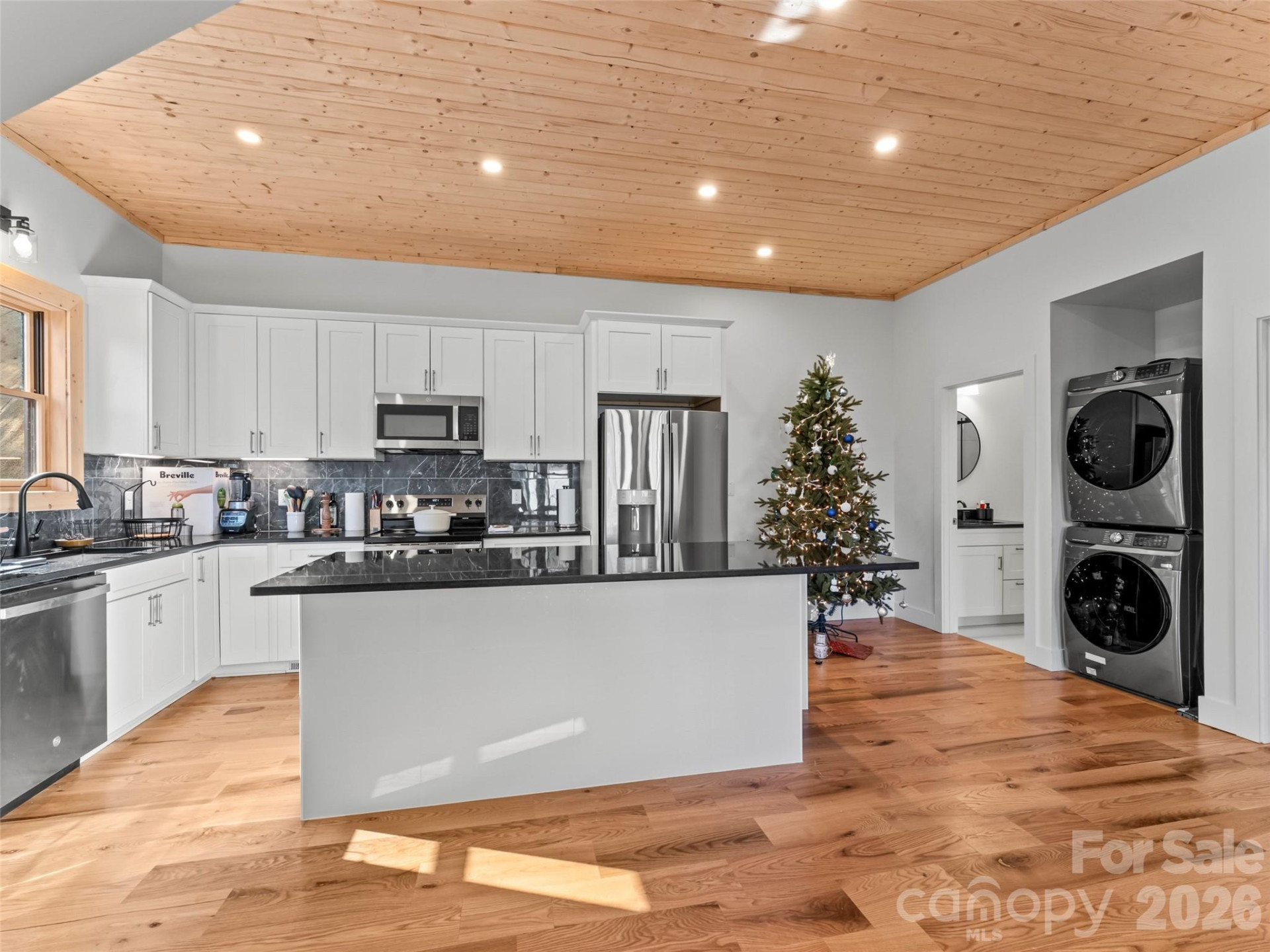 80-81 Villa Lane - Photo 31