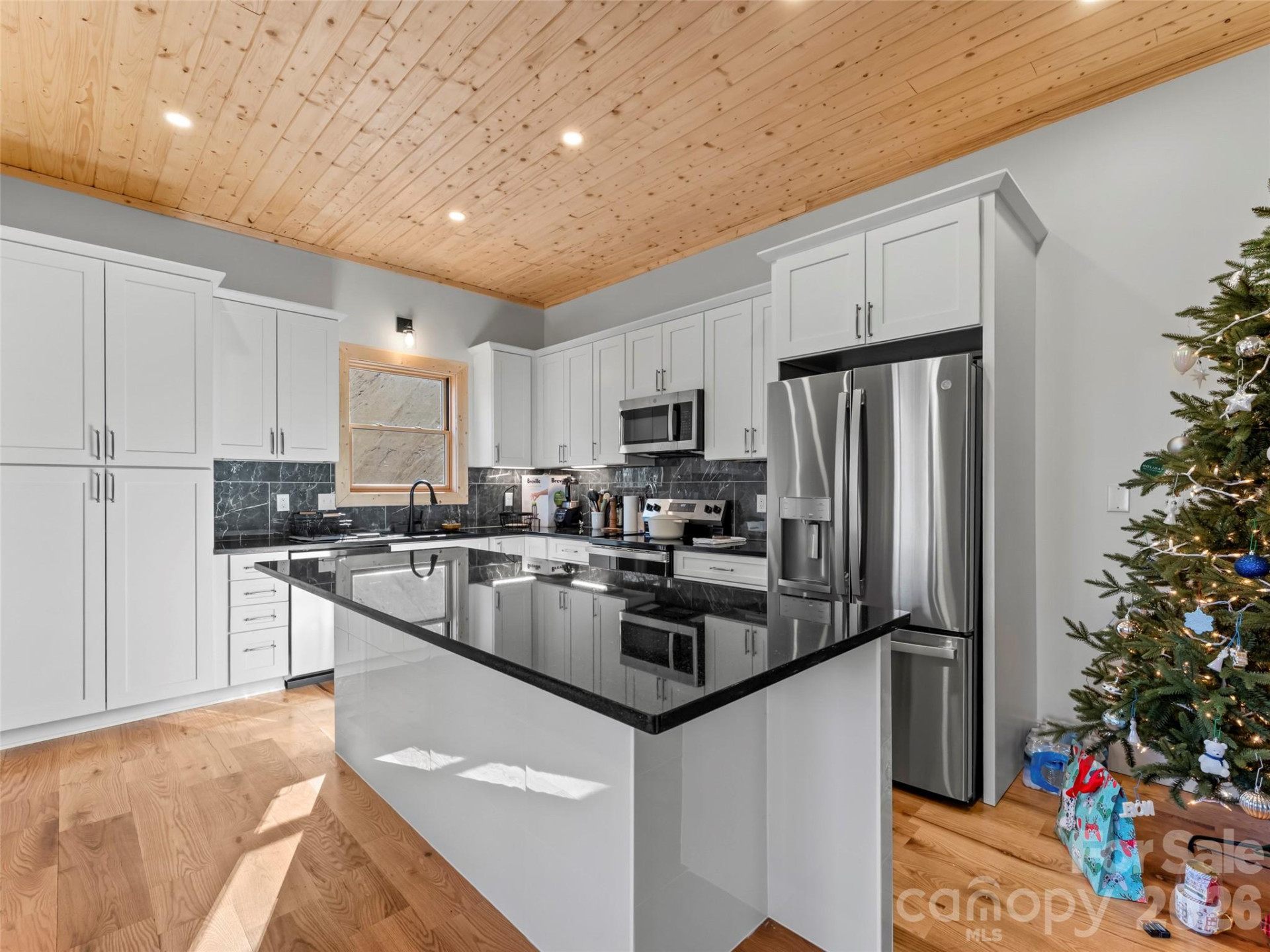 80-81 Villa Lane - Photo 33