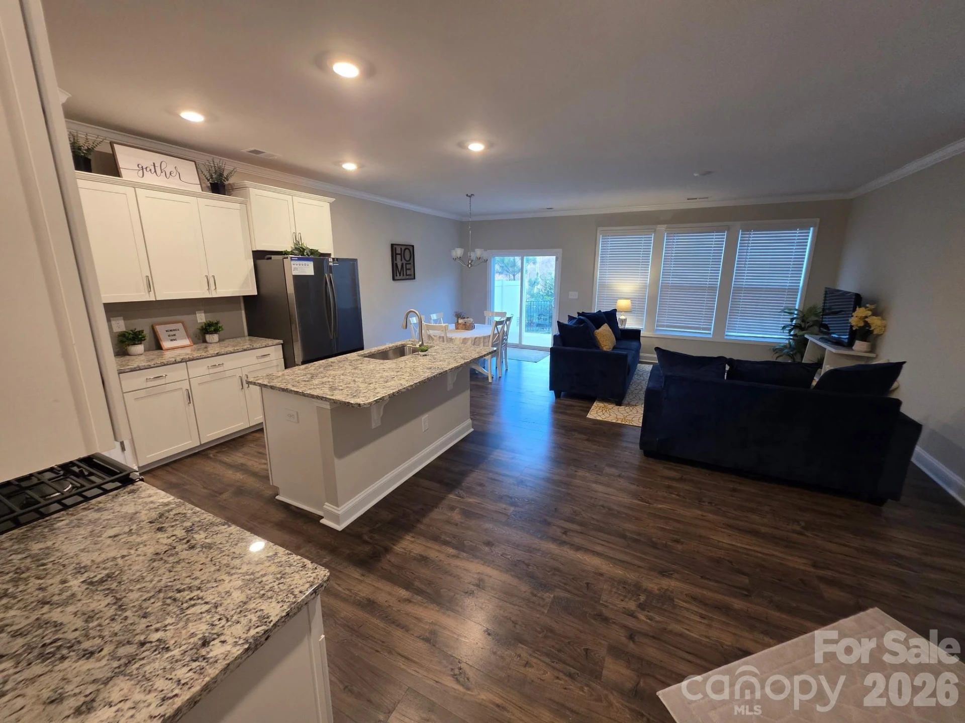 592 Altamonte Drive - Photo 3