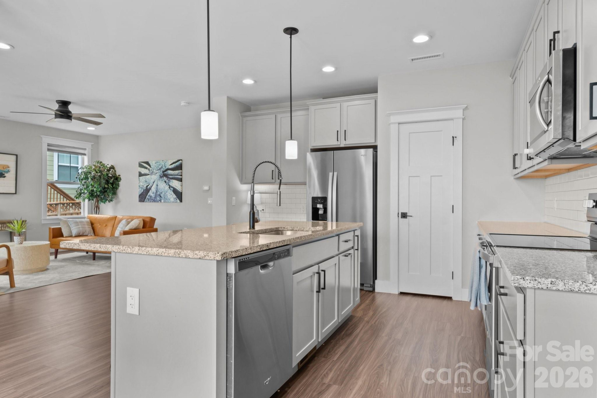 1112 Blueview Drive - Photo 5