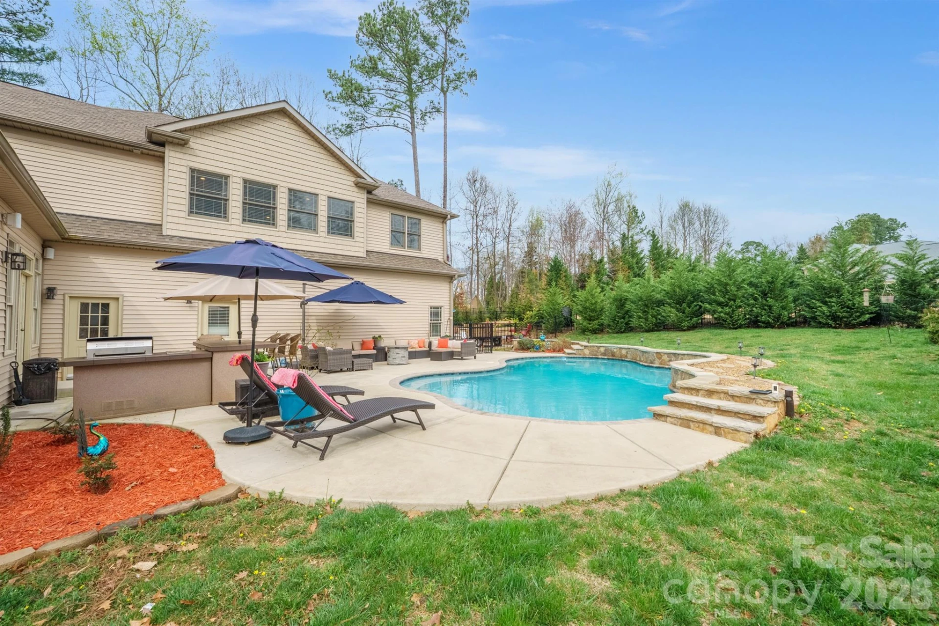 140 Pine Bluff Drive - Photo 4