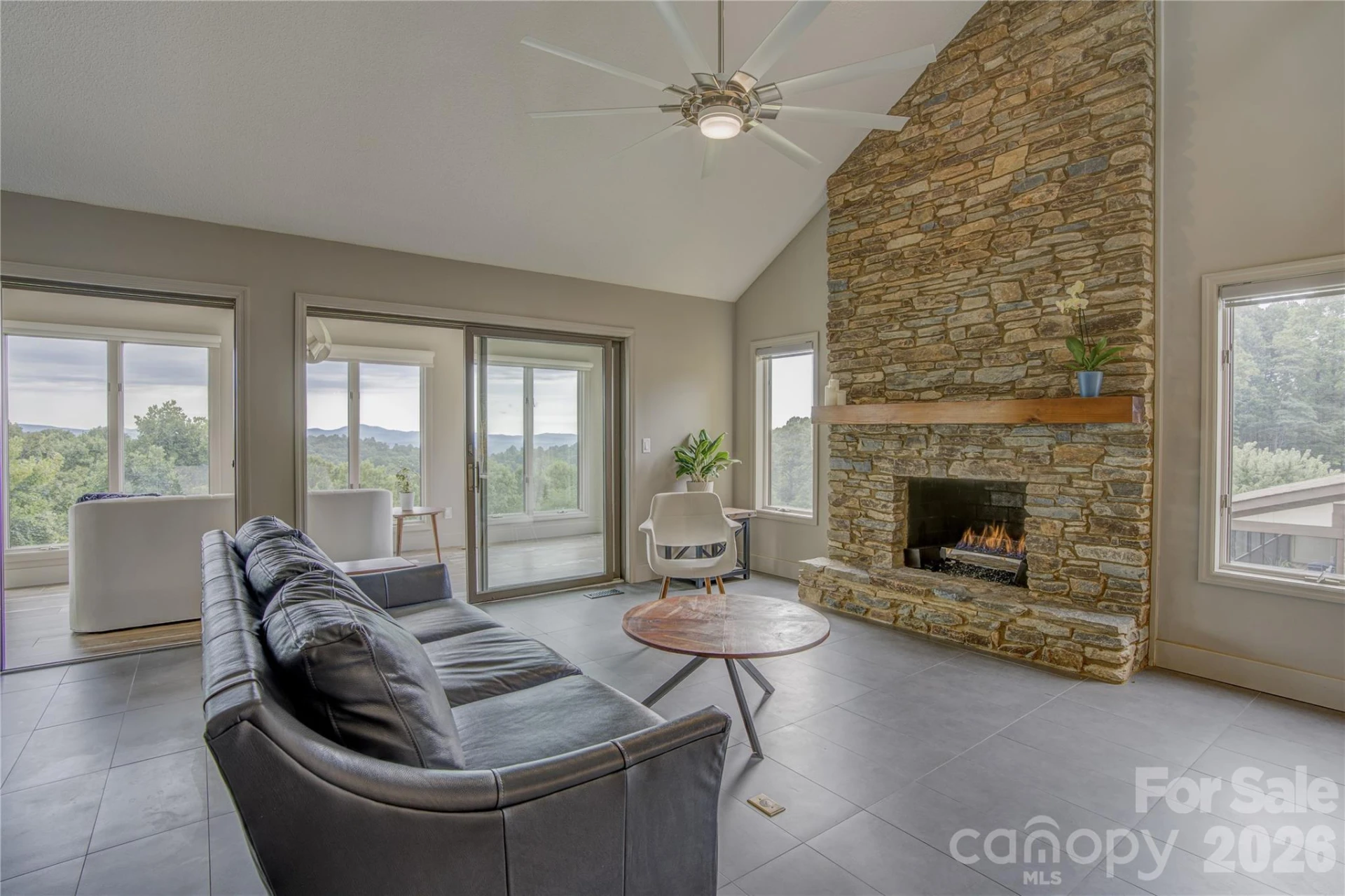 204 Fleetwood Plaza