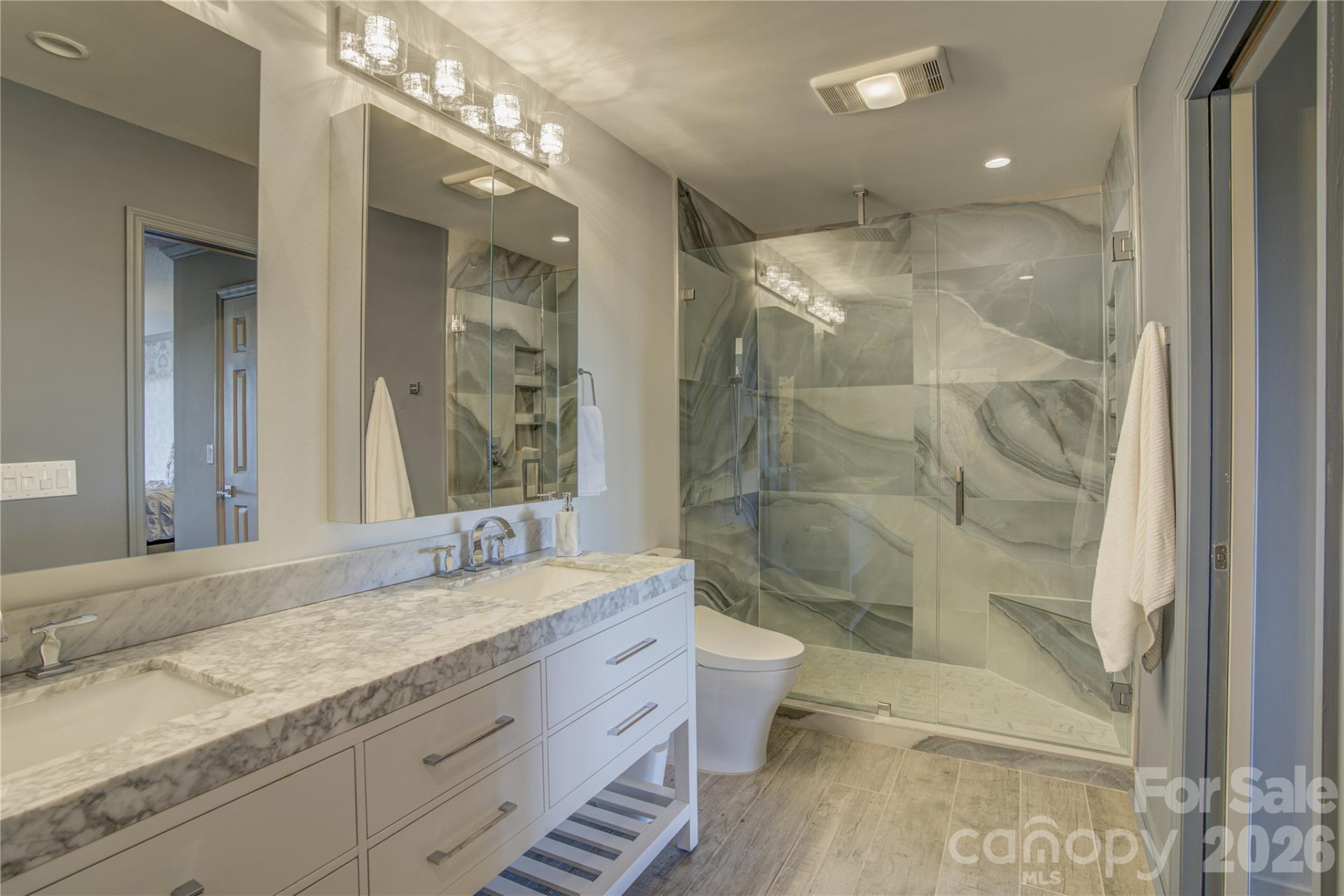 204 Fleetwood Plaza - Photo 11