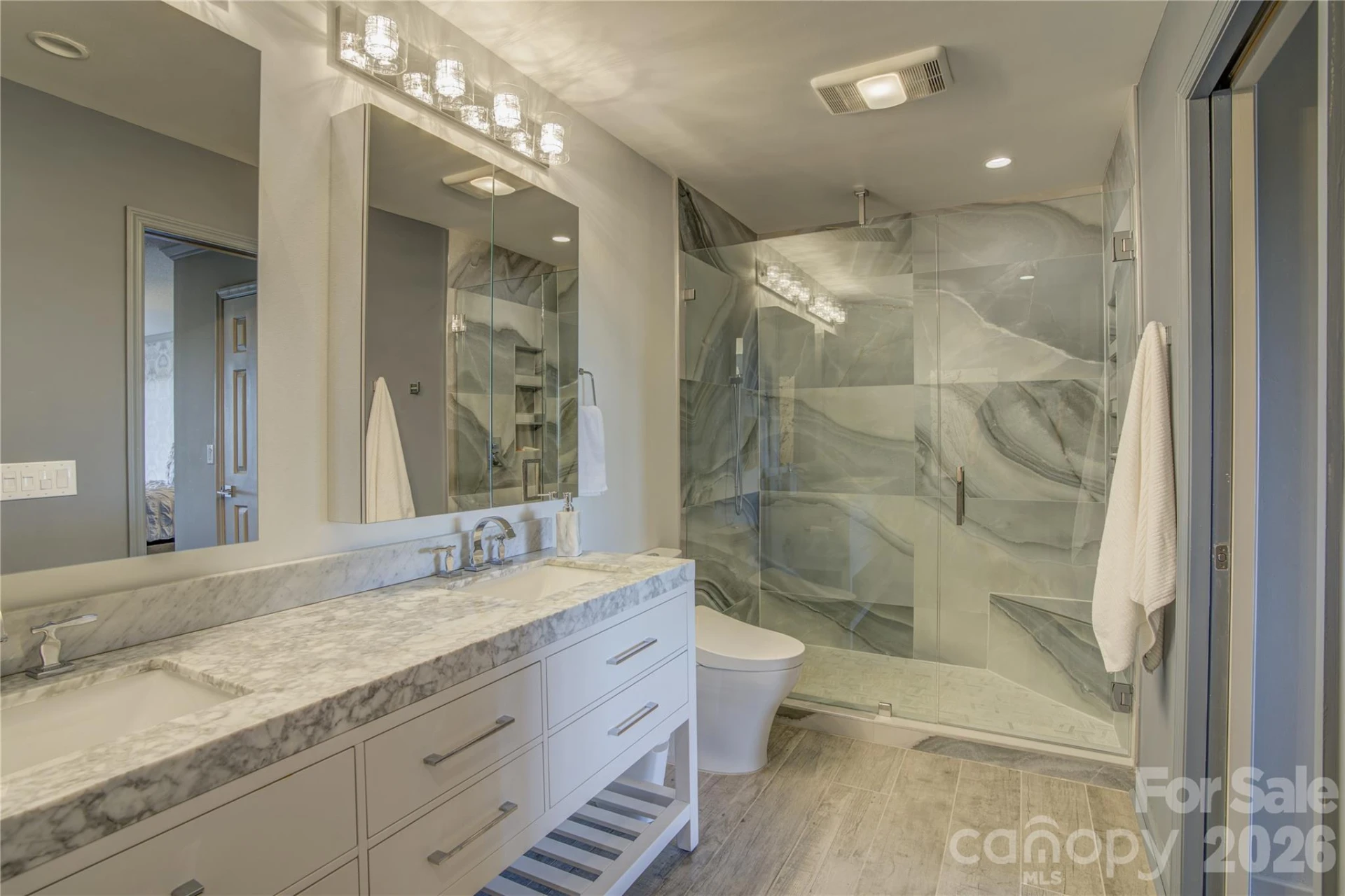 204 Fleetwood Plaza - Photo 11