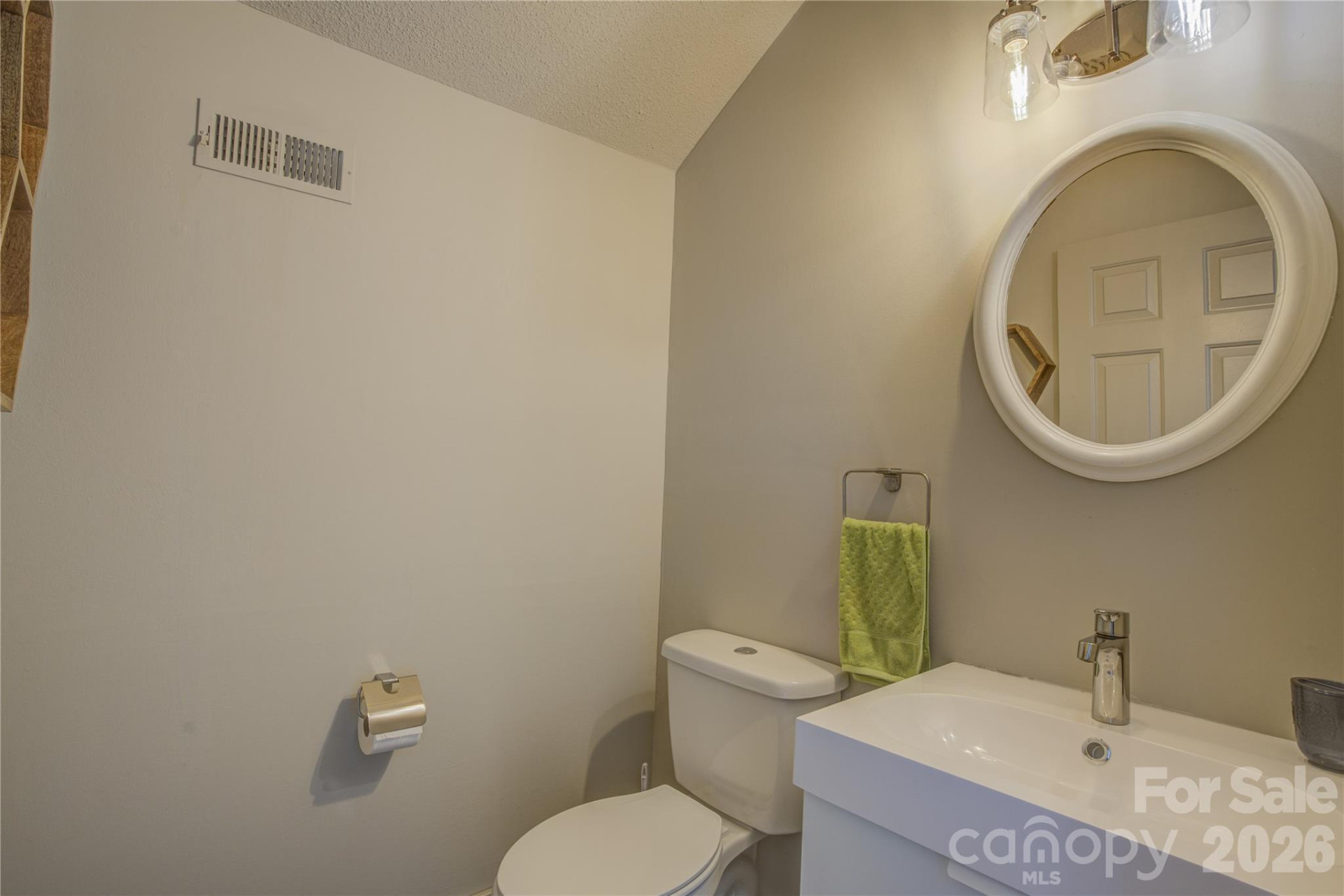 204 Fleetwood Plaza - Photo 15