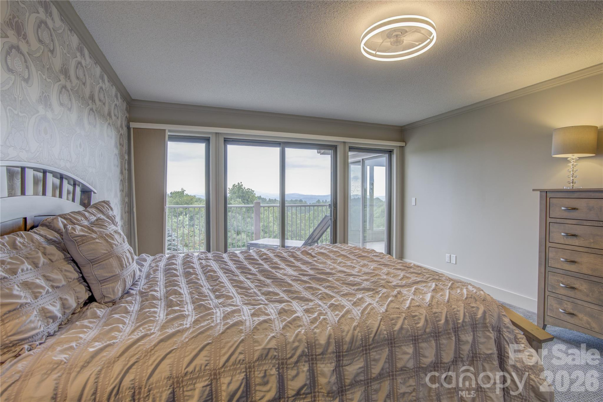 204 Fleetwood Plaza - Photo 8