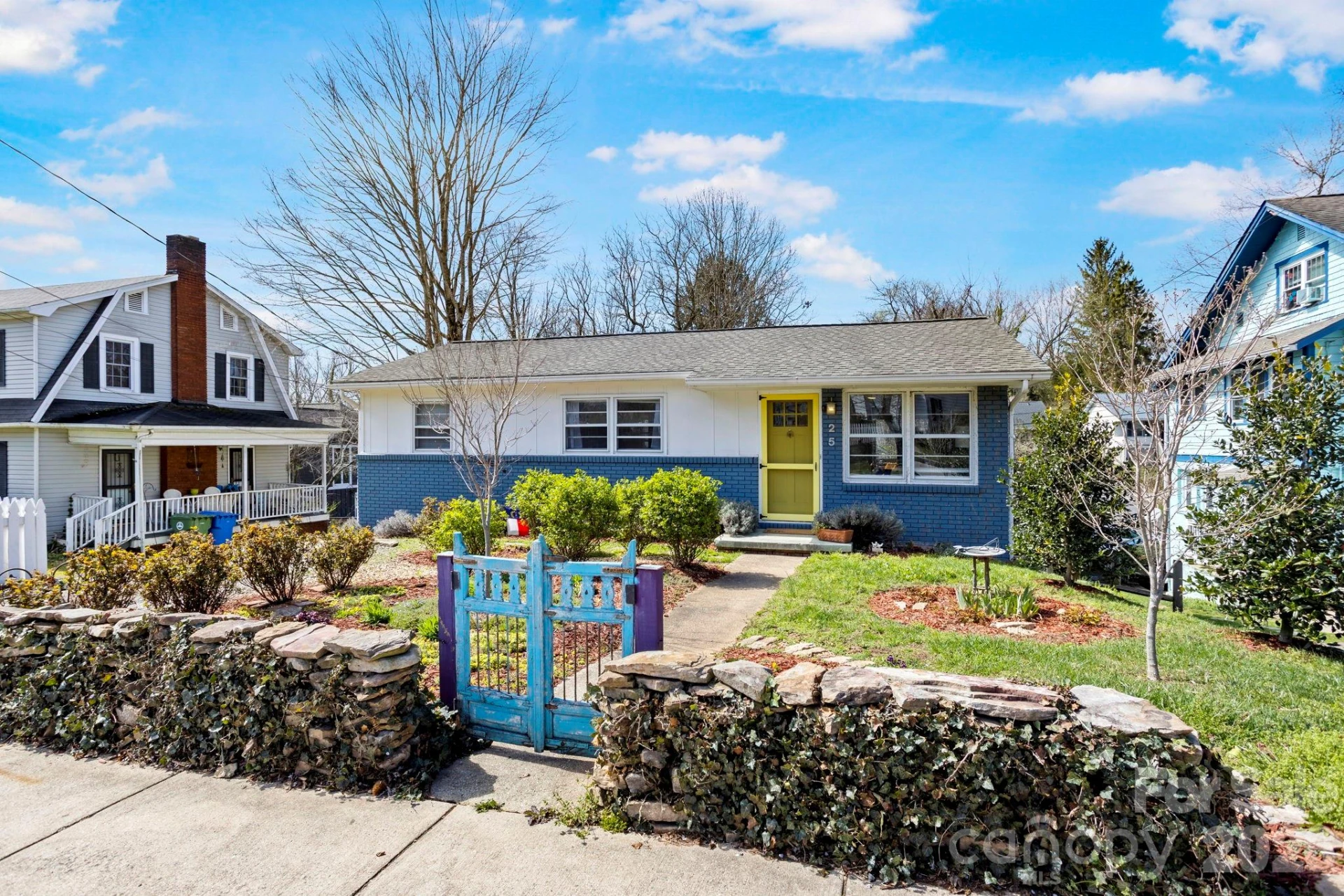 25 Ridgelawn Road