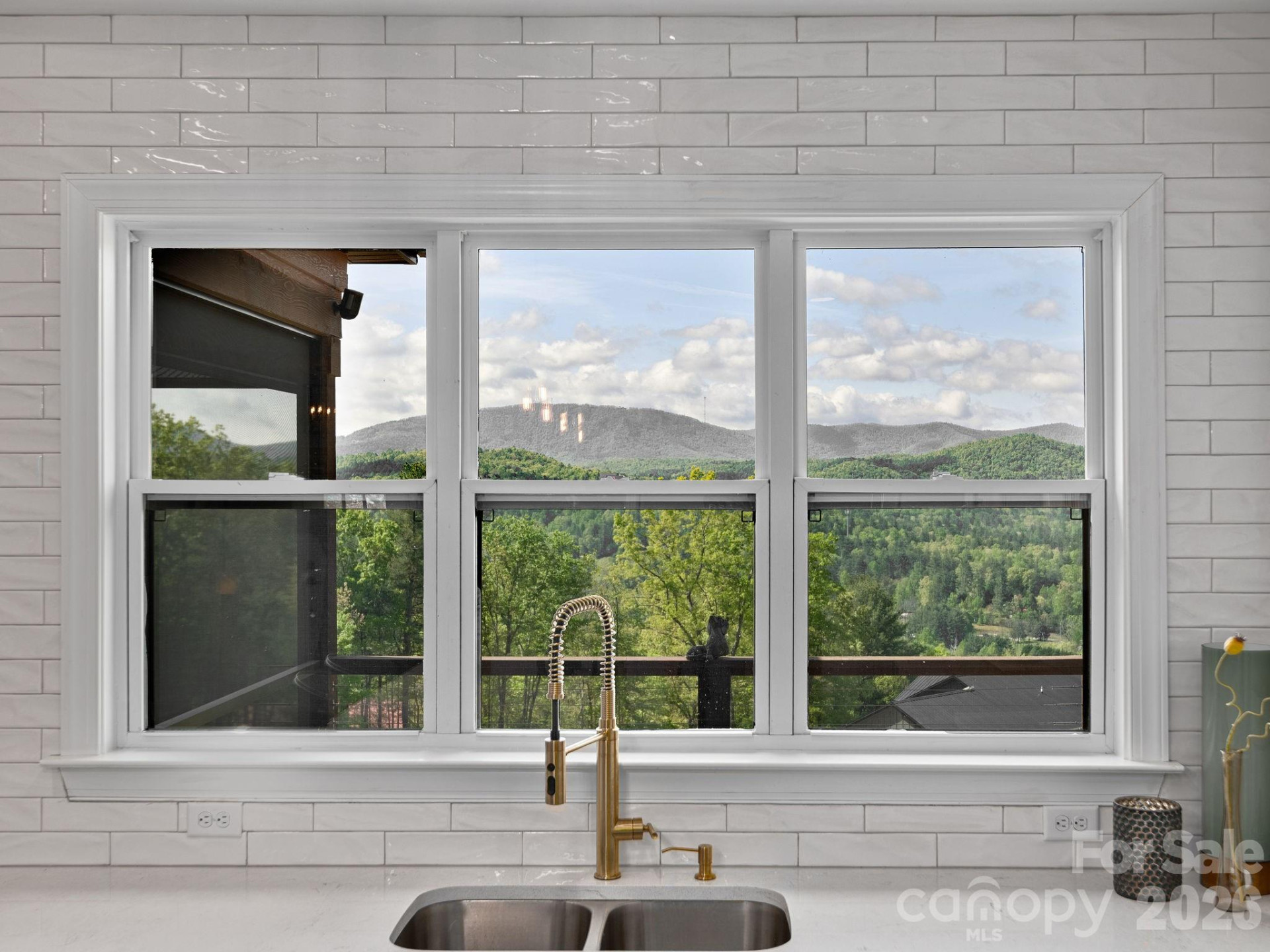 636 Crystal Heights Drive - Photo 13