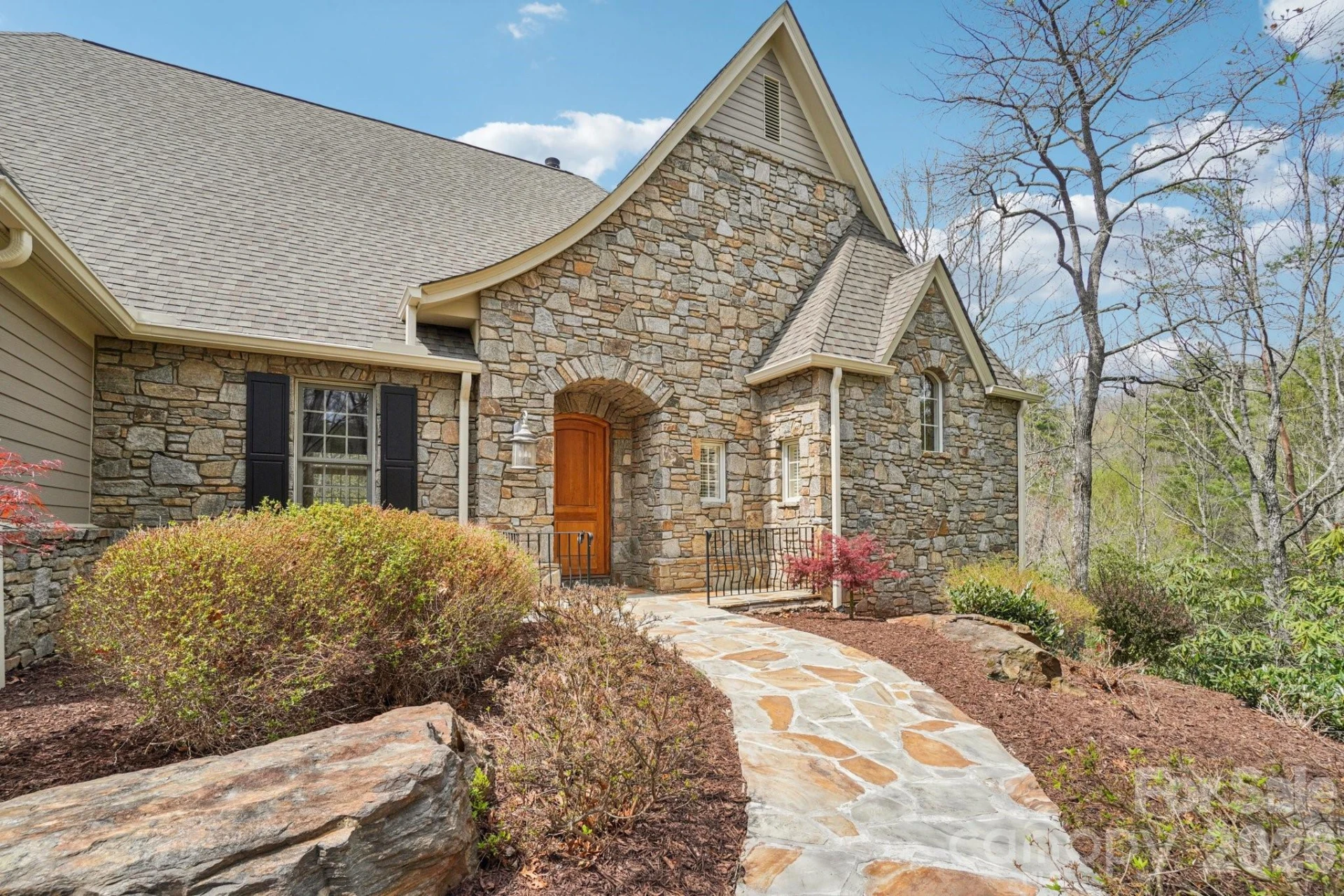 304 Pine Forest Trace - Photo 2