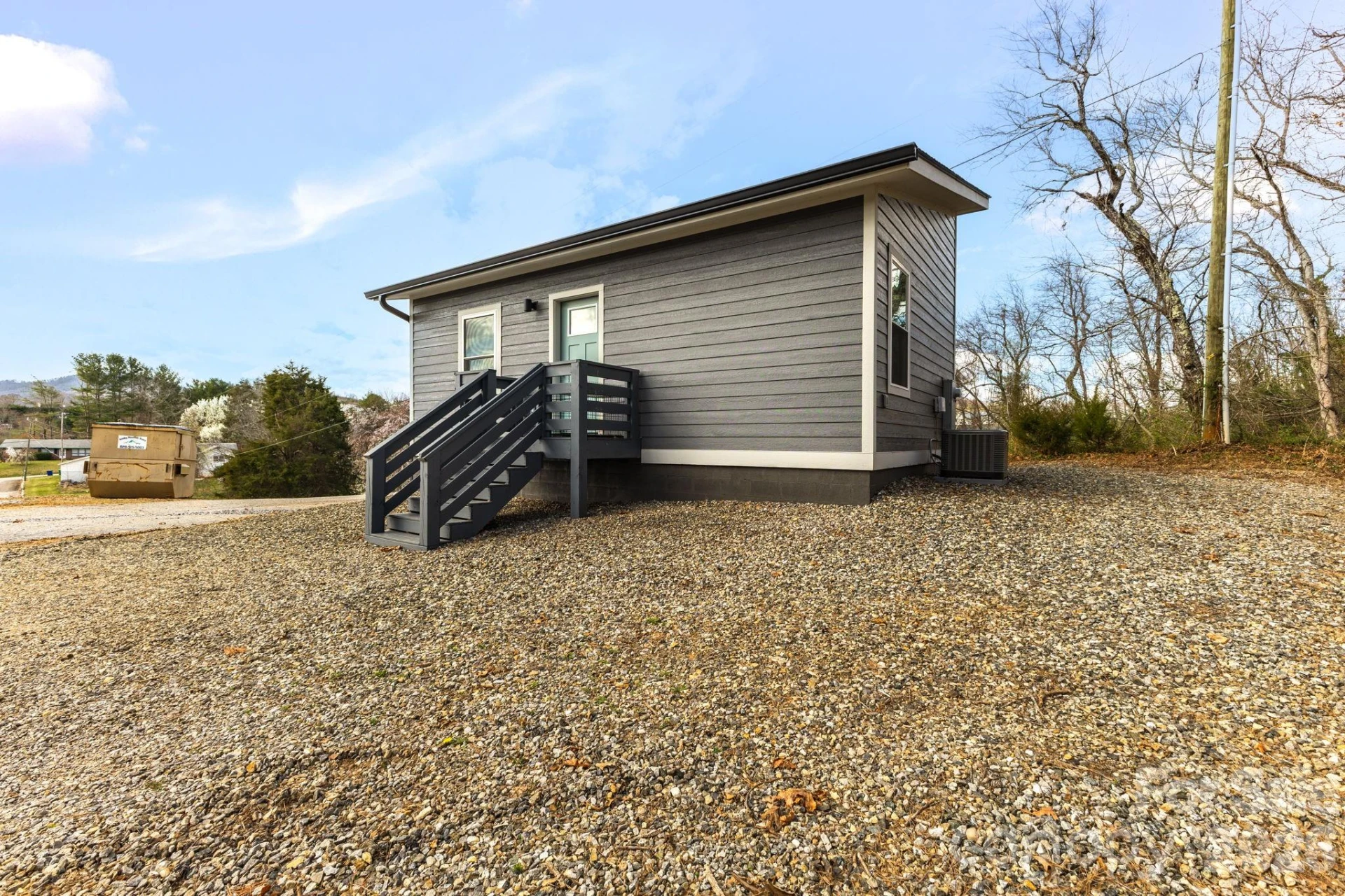 17 Red Leaf Road - Photo 2
