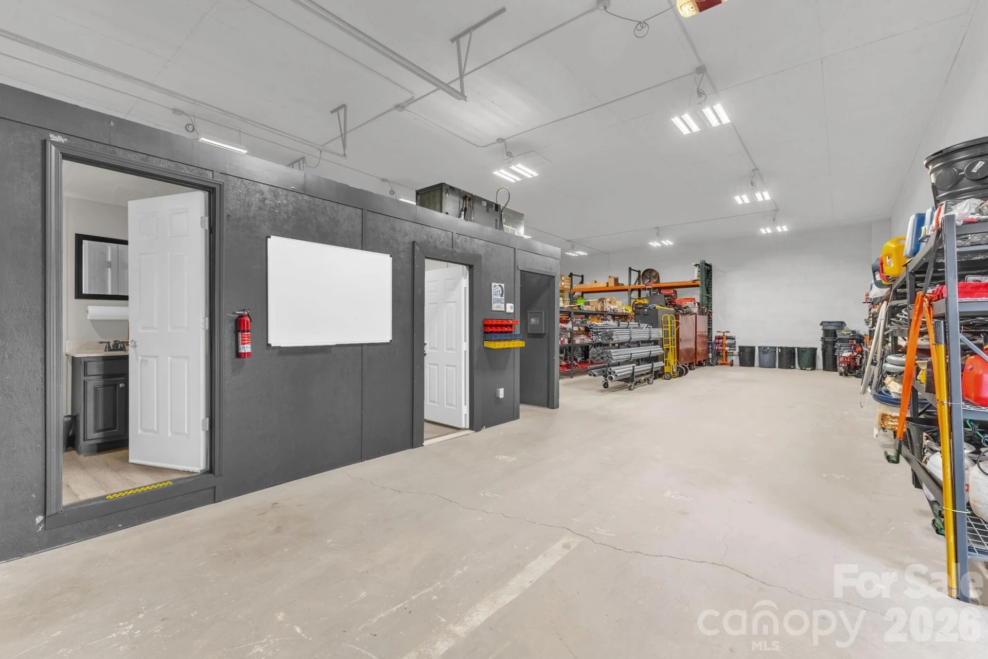 17 Red Leaf Road - Photo 4