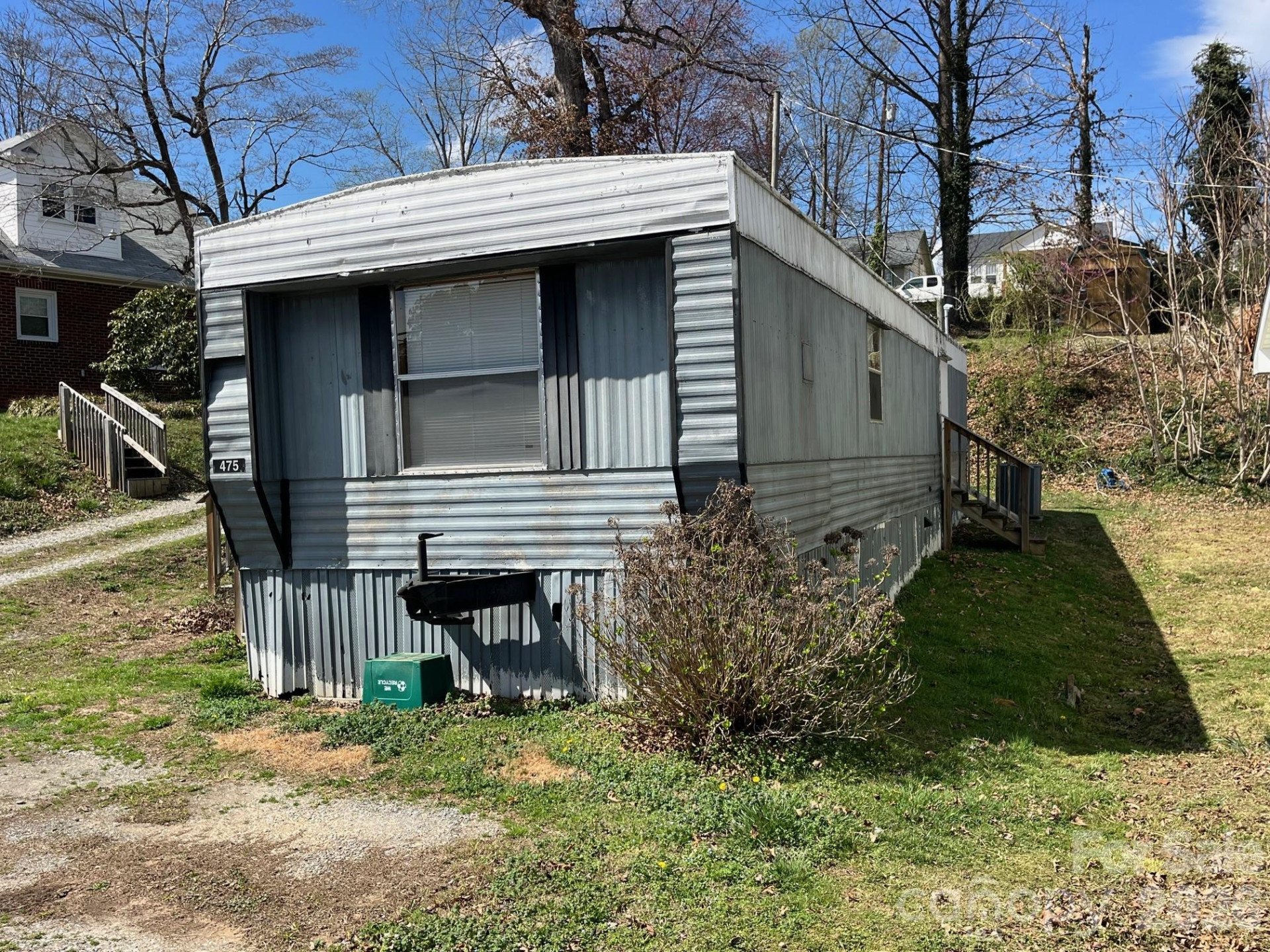 475 Court Street - Photo 3