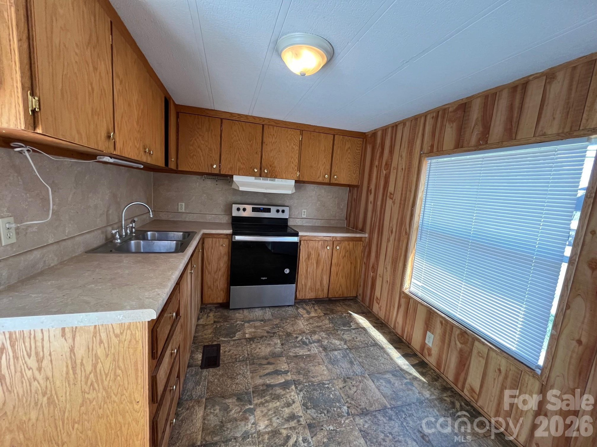 475 Court Street - Photo 5