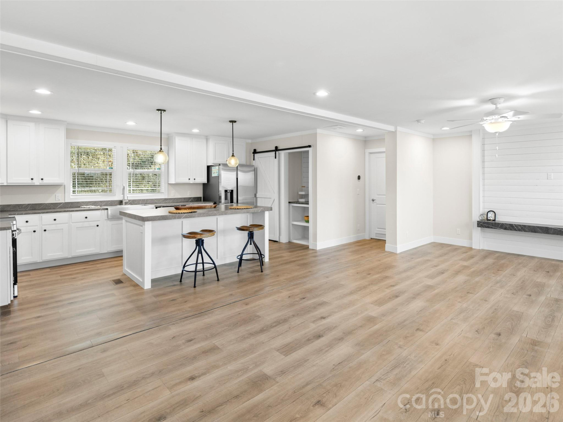 512 Hutch Mountain Road - Photo 7