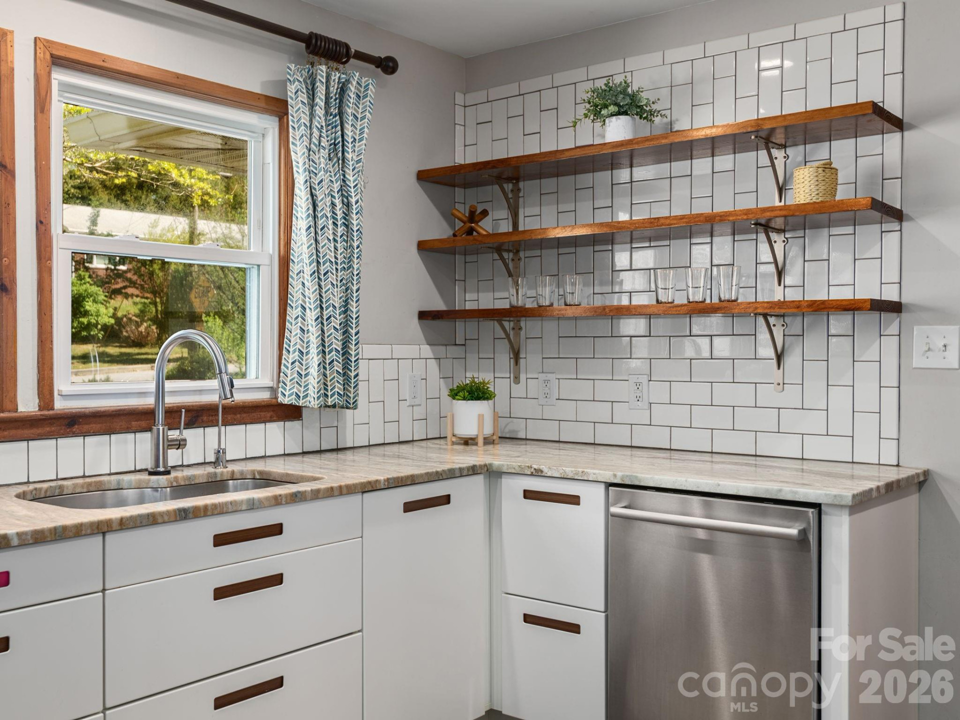 8 Fernlawn Road - Photo 12