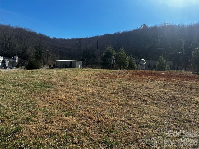 400 Old Dale Road, Spruce Pine, NC, 28777