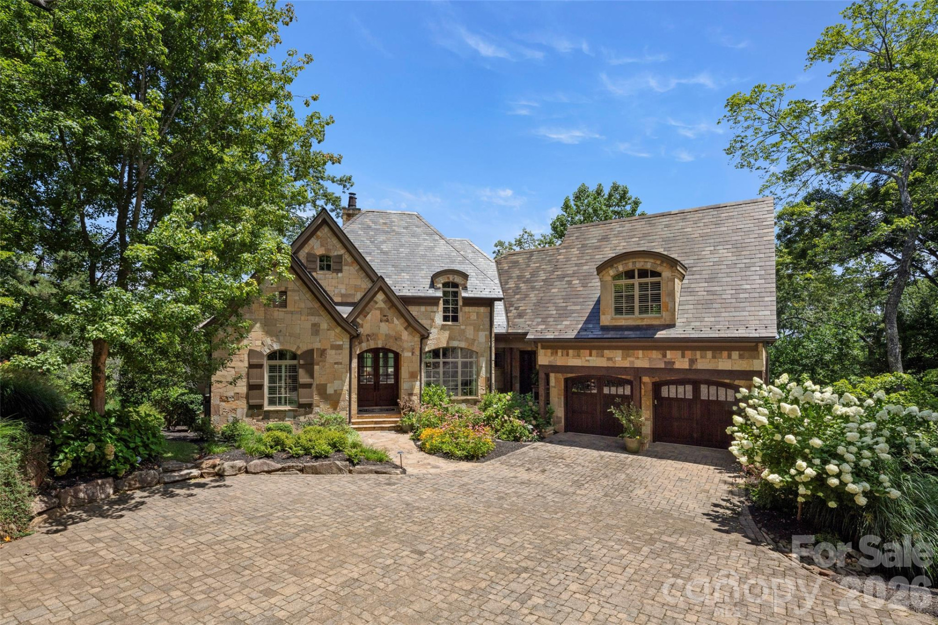 1829 Bella Vista Court - Photo 2