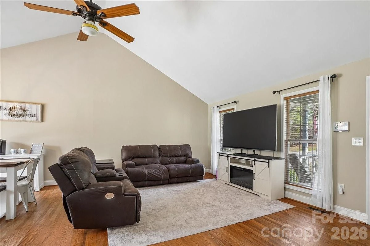 665 Edwards Road - Photo 3