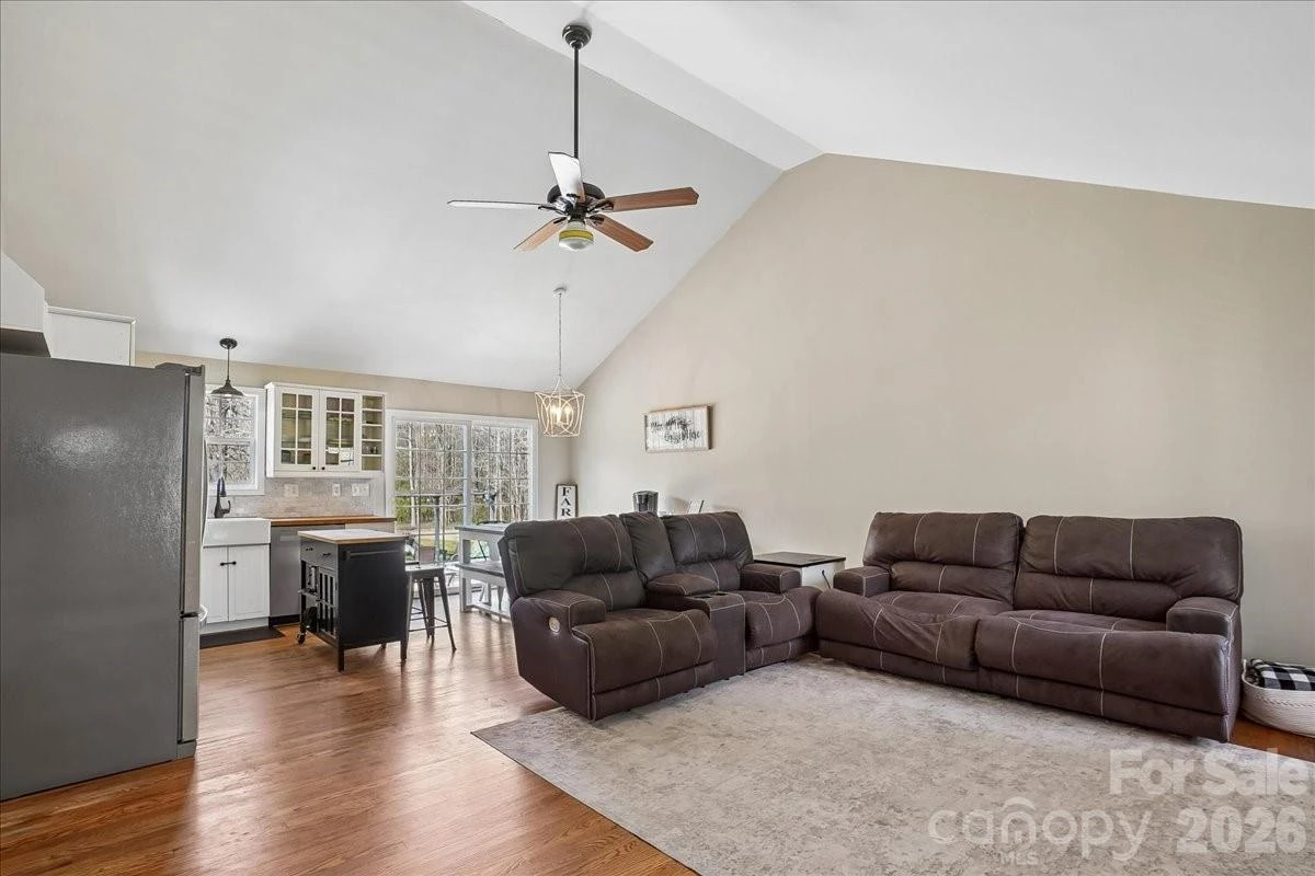 665 Edwards Road - Photo 4