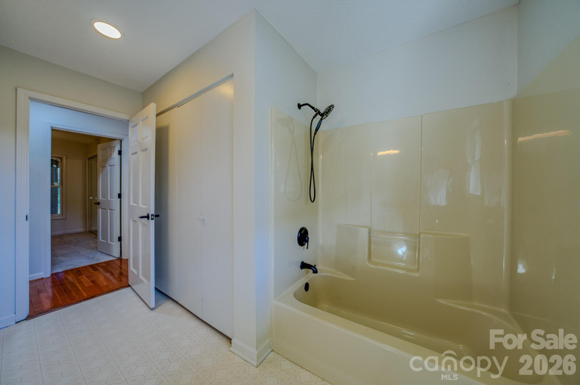 4 Hedgerose Court #D - Photo 11