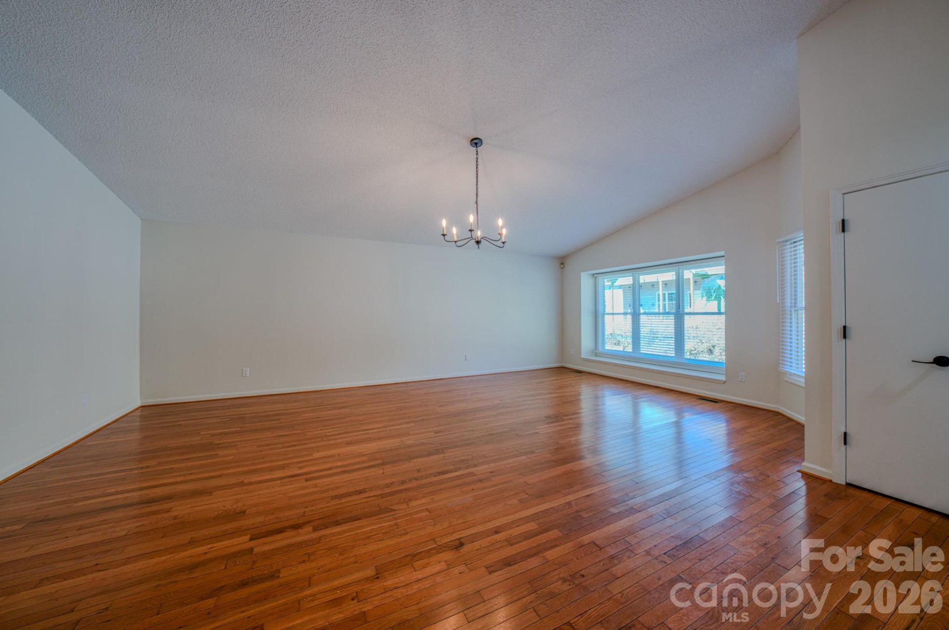 4 Hedgerose Court #D - Photo 4