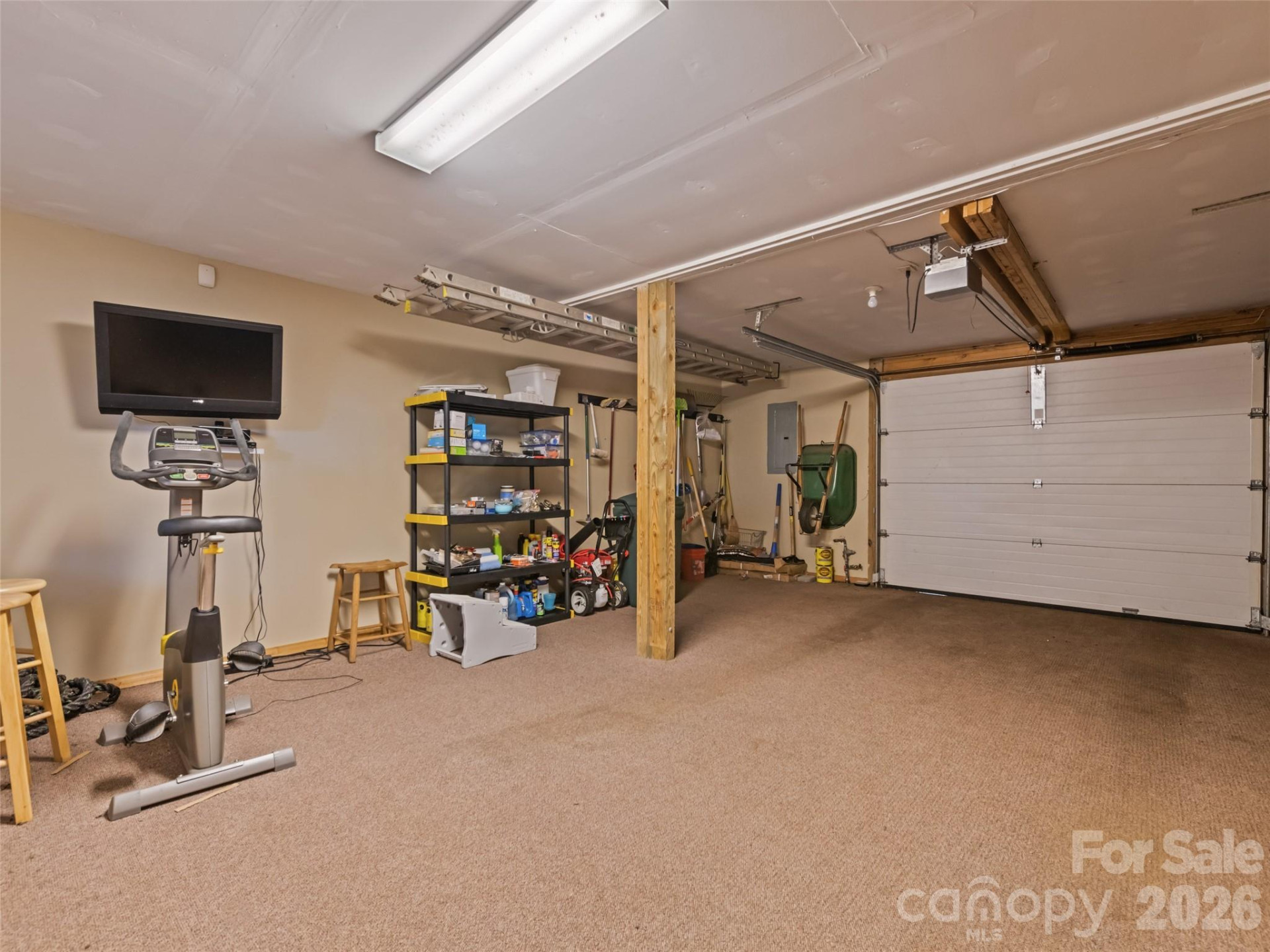 1672 Summit Drive - Photo 37