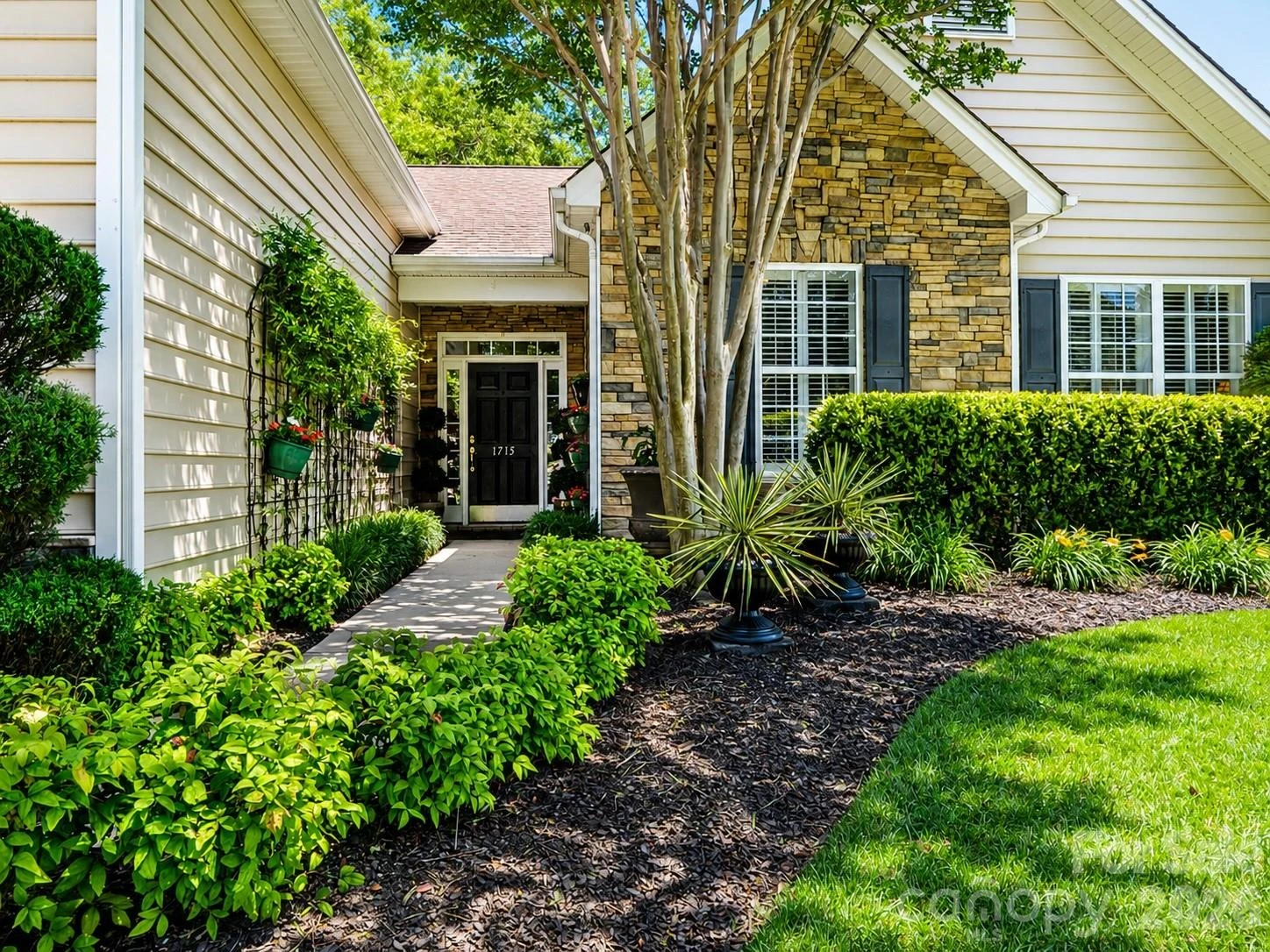 1715 Lillywood Lane - Photo 2