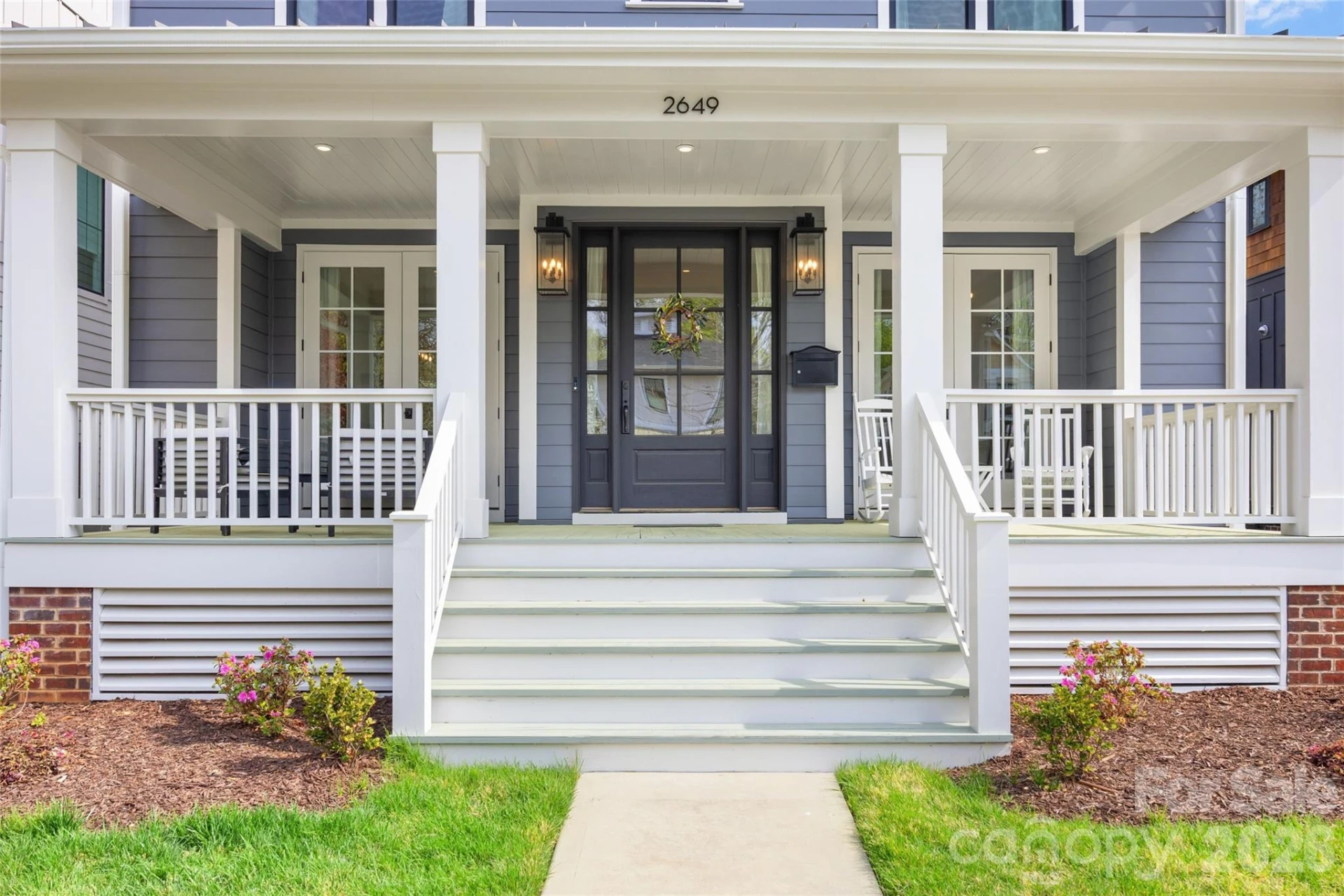 2649 Chesterfield Avenue - Photo 2