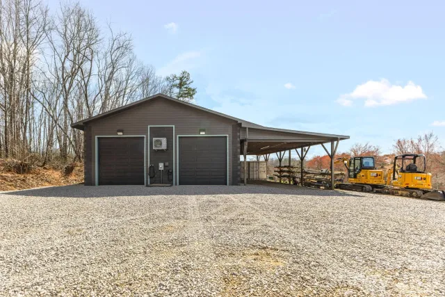 17 Red Leaf Road