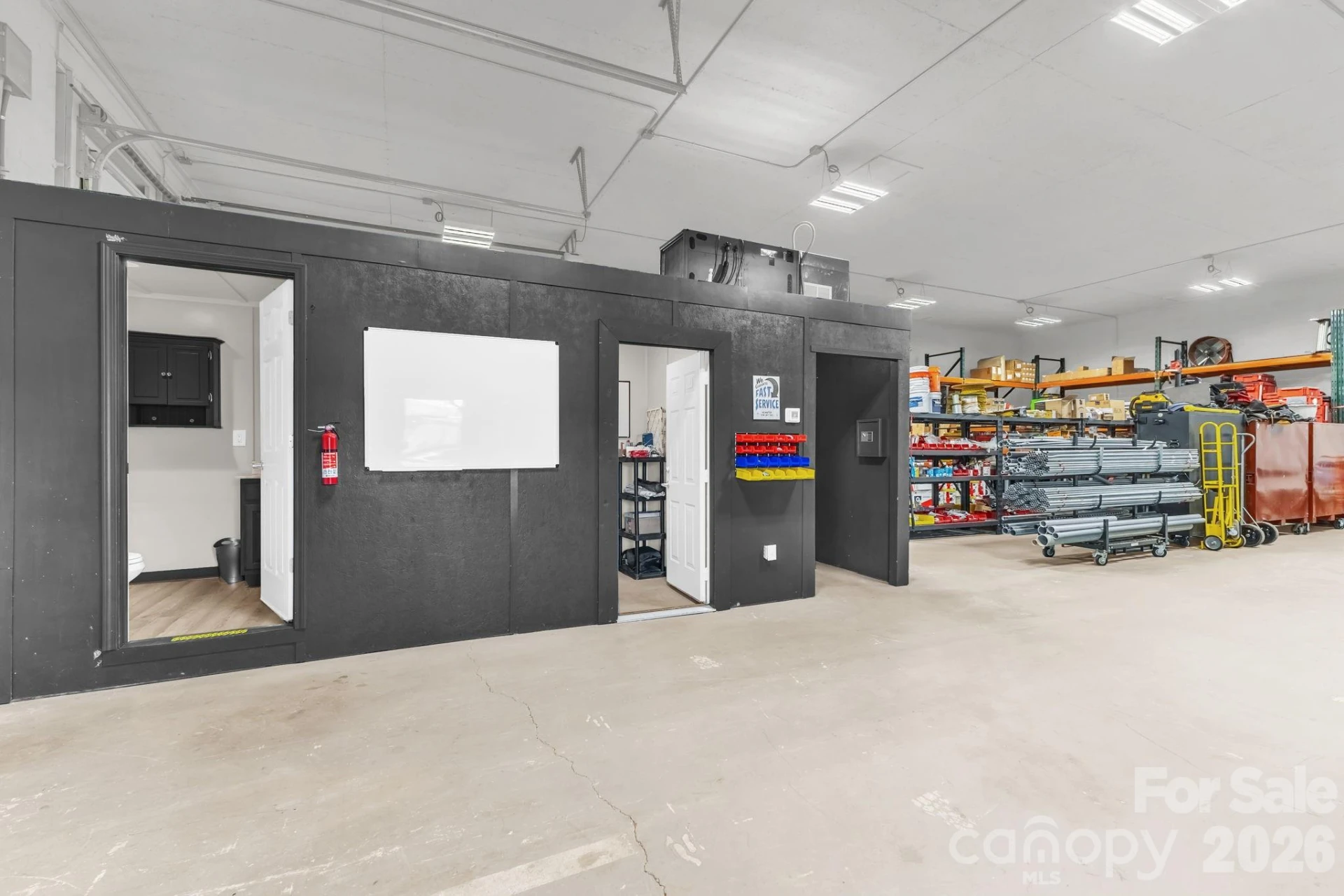 17 Red Leaf Road - Photo 4