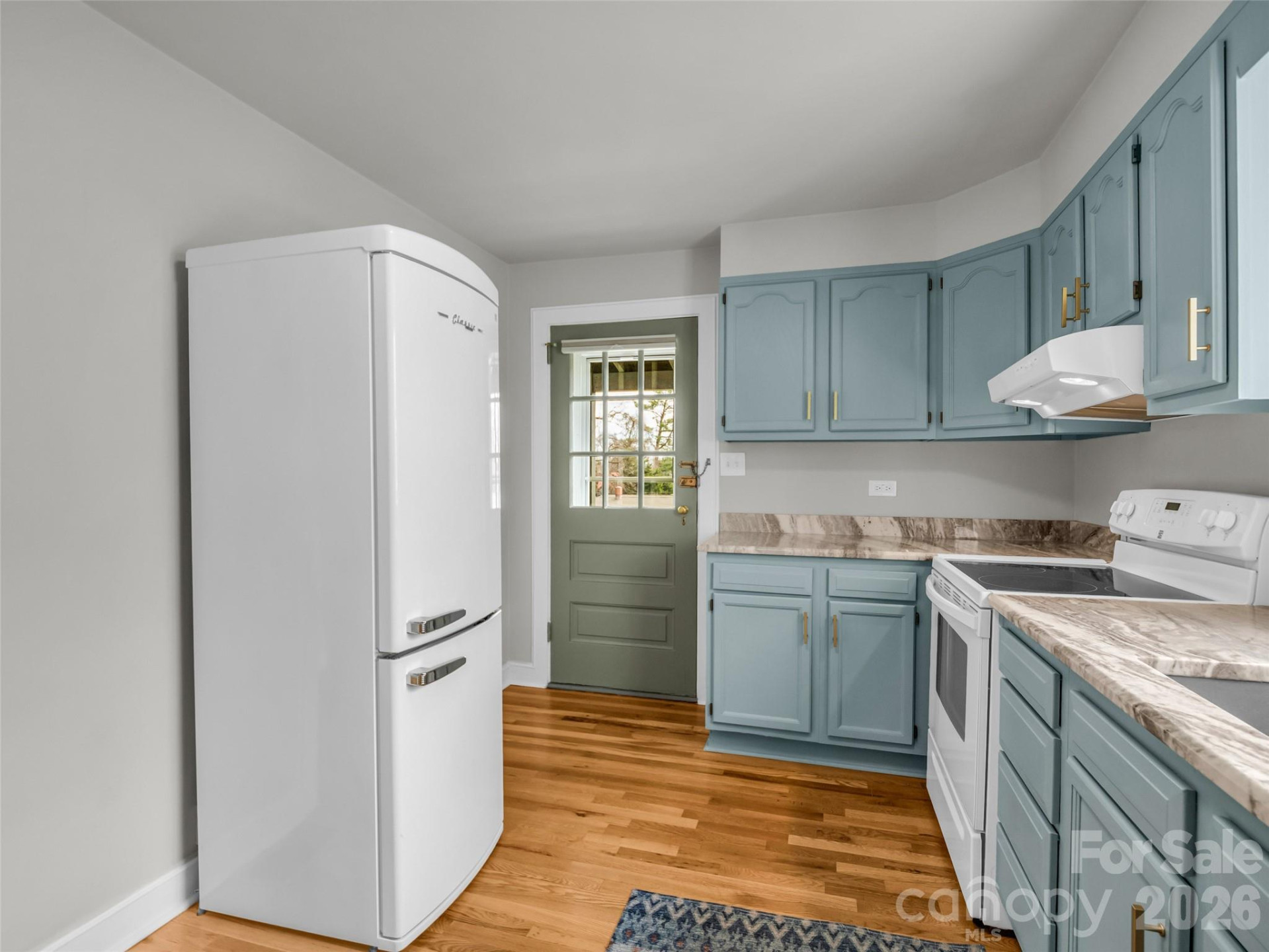 1038 Sylvan Boulevard - Photo 12