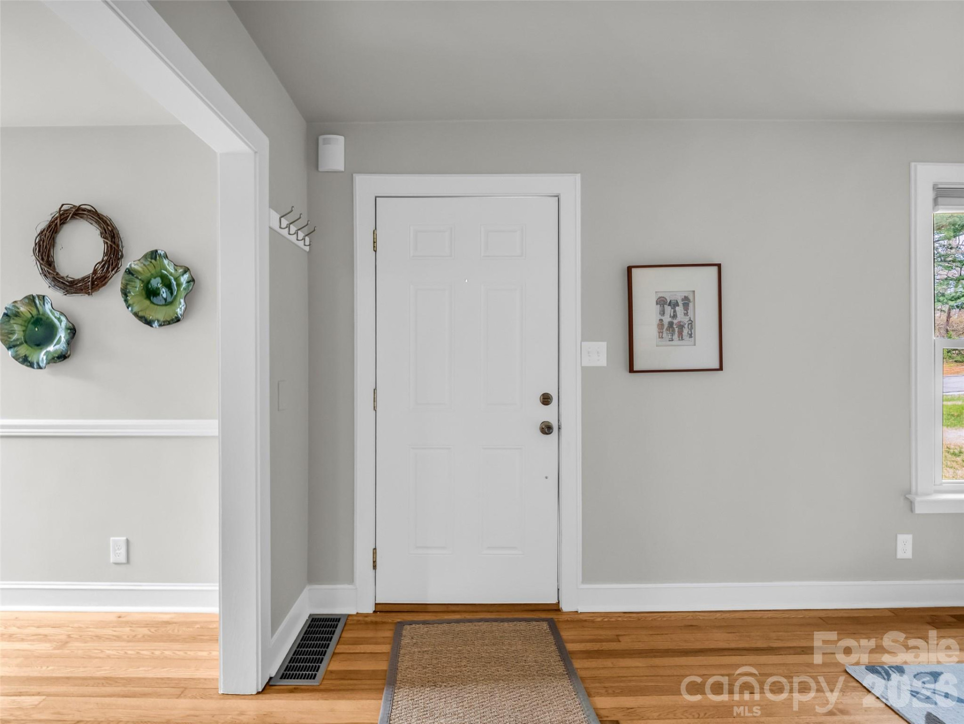 1038 Sylvan Boulevard - Photo 3