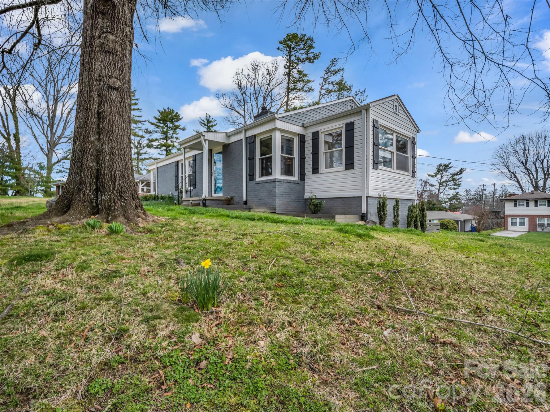 1038 Sylvan Boulevard - Photo 25