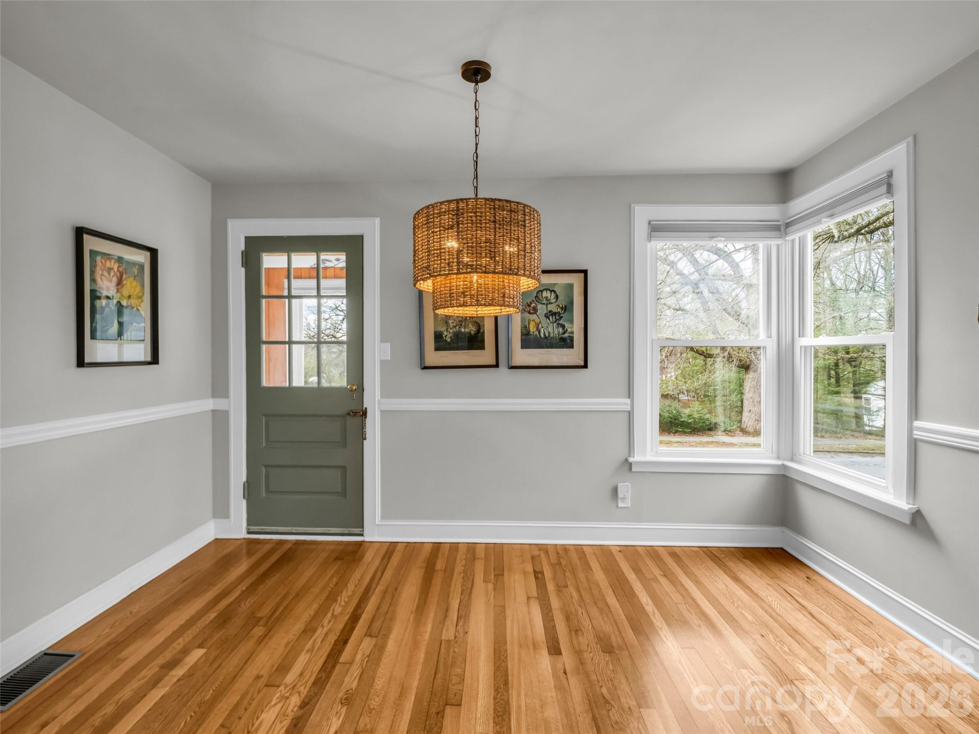 1038 Sylvan Boulevard - Photo 7