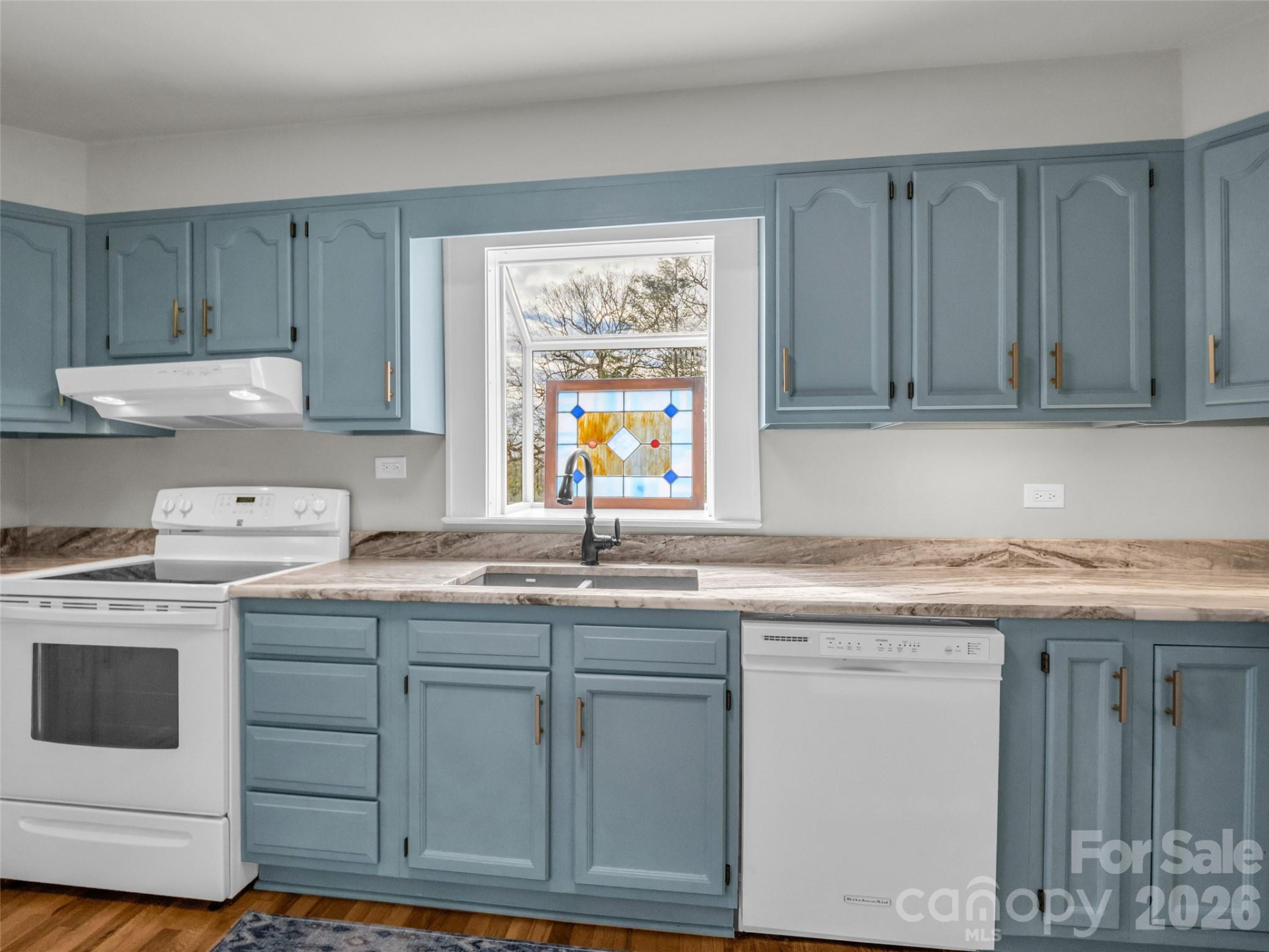 1038 Sylvan Boulevard - Photo 10