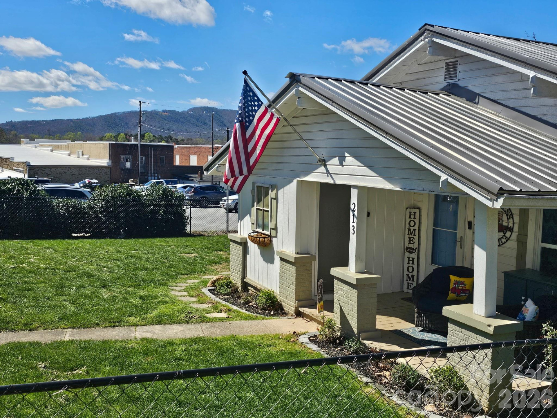 213 Colombo Street - Photo 2