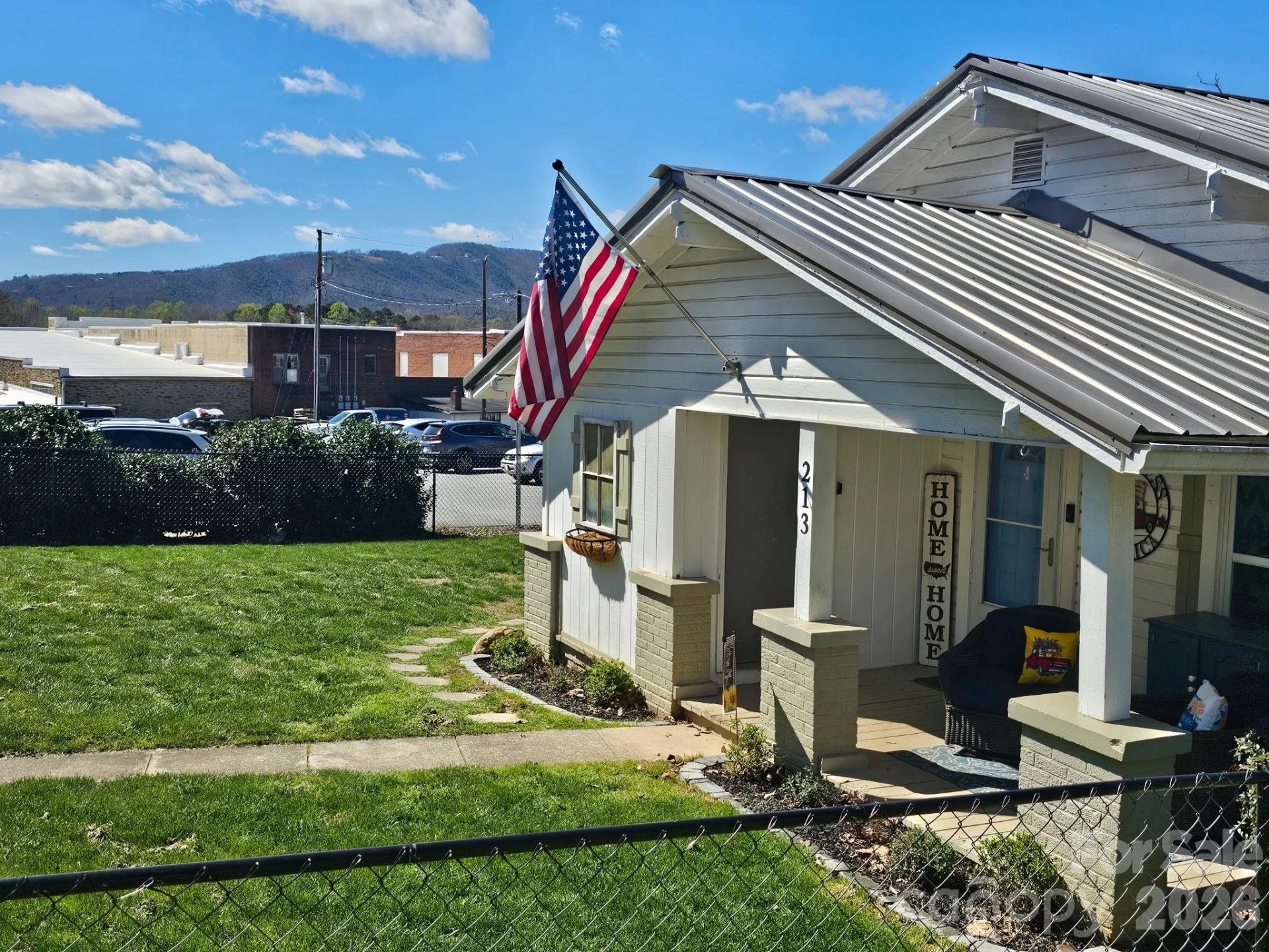 213 Colombo Street - Photo 2