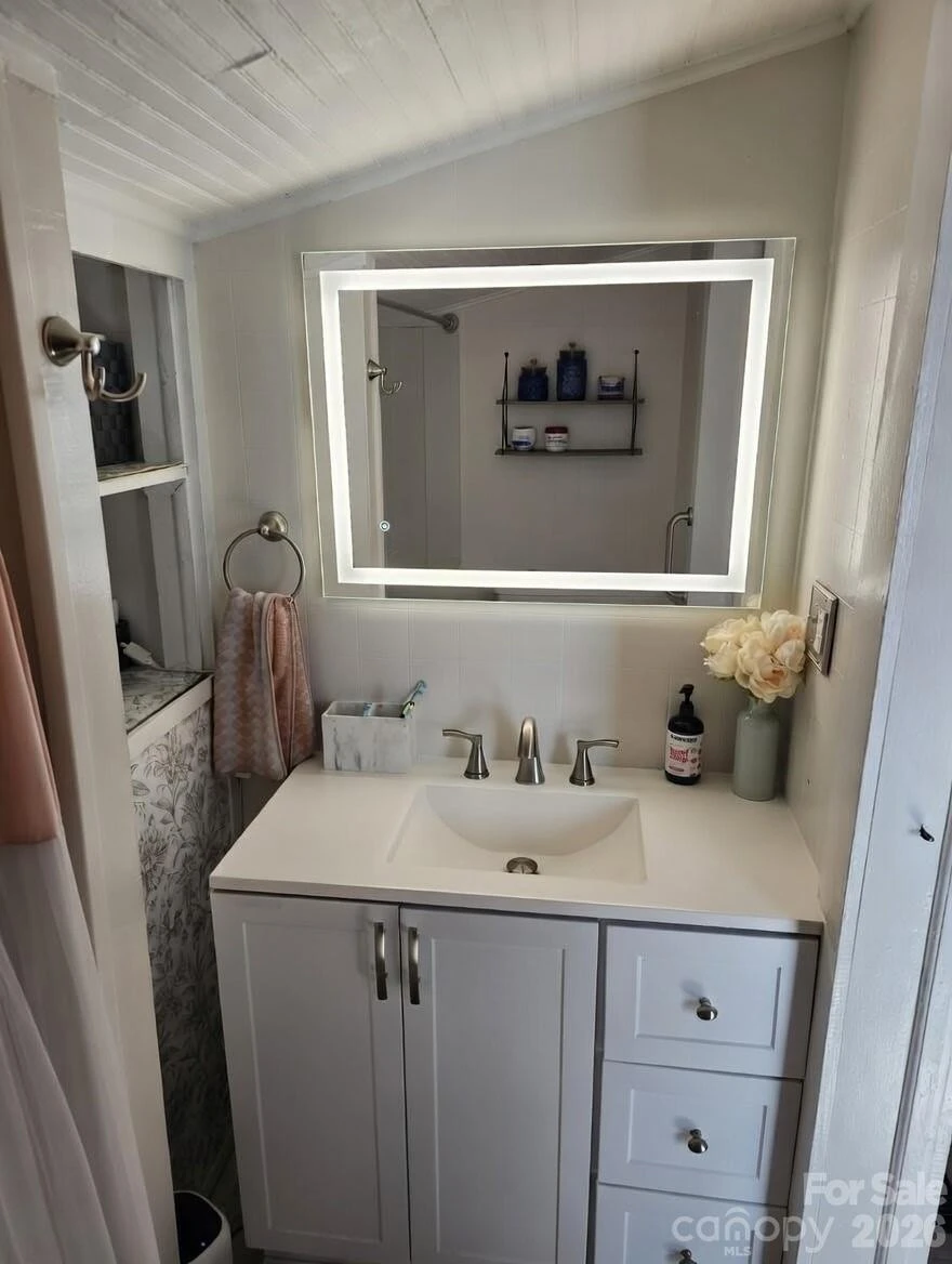 213 Colombo Street - Photo 13