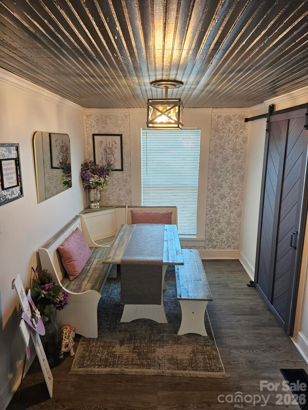 213 Colombo Street - Photo 3