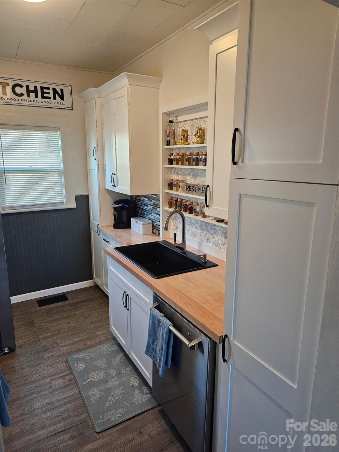 213 Colombo Street - Photo 4