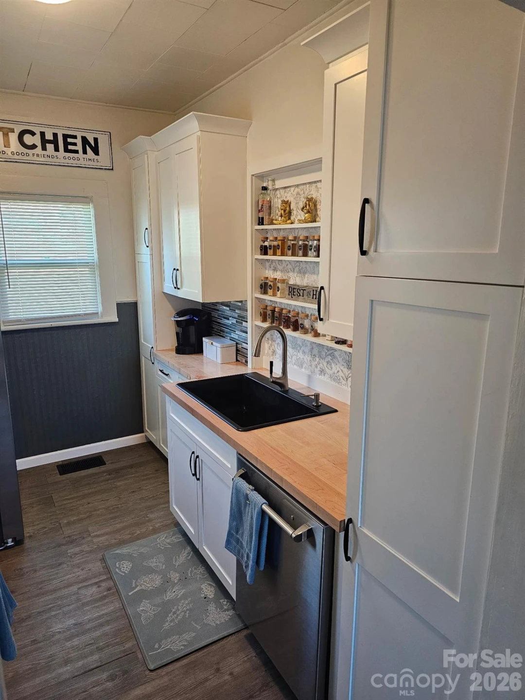 213 Colombo Street - Photo 4