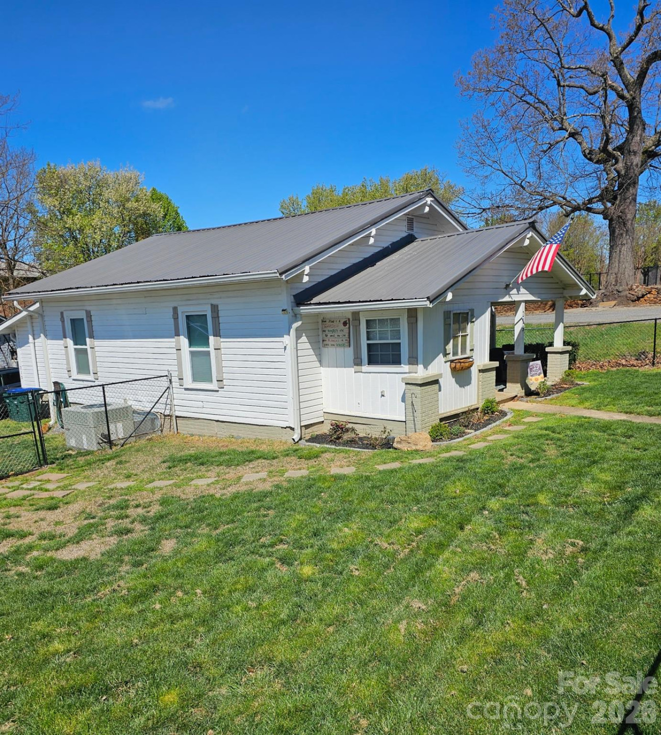 213 Colombo Street - Photo 8