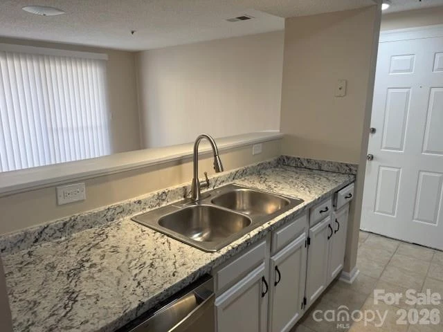 1610 Arlyn Circle - Photo 4