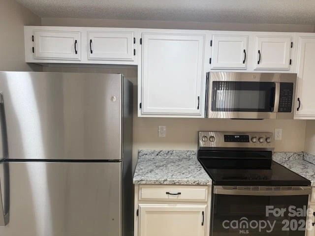 1610 Arlyn Circle - Photo 7