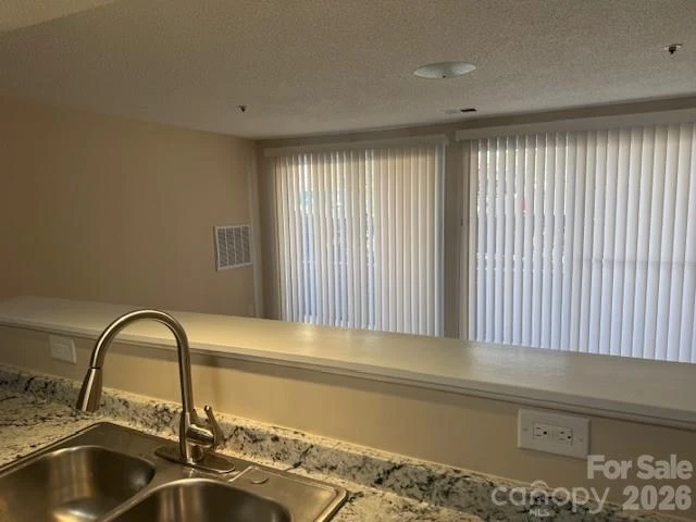 1610 Arlyn Circle - Photo 8