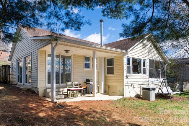 203 Pine Street, Candler, NC, 28715