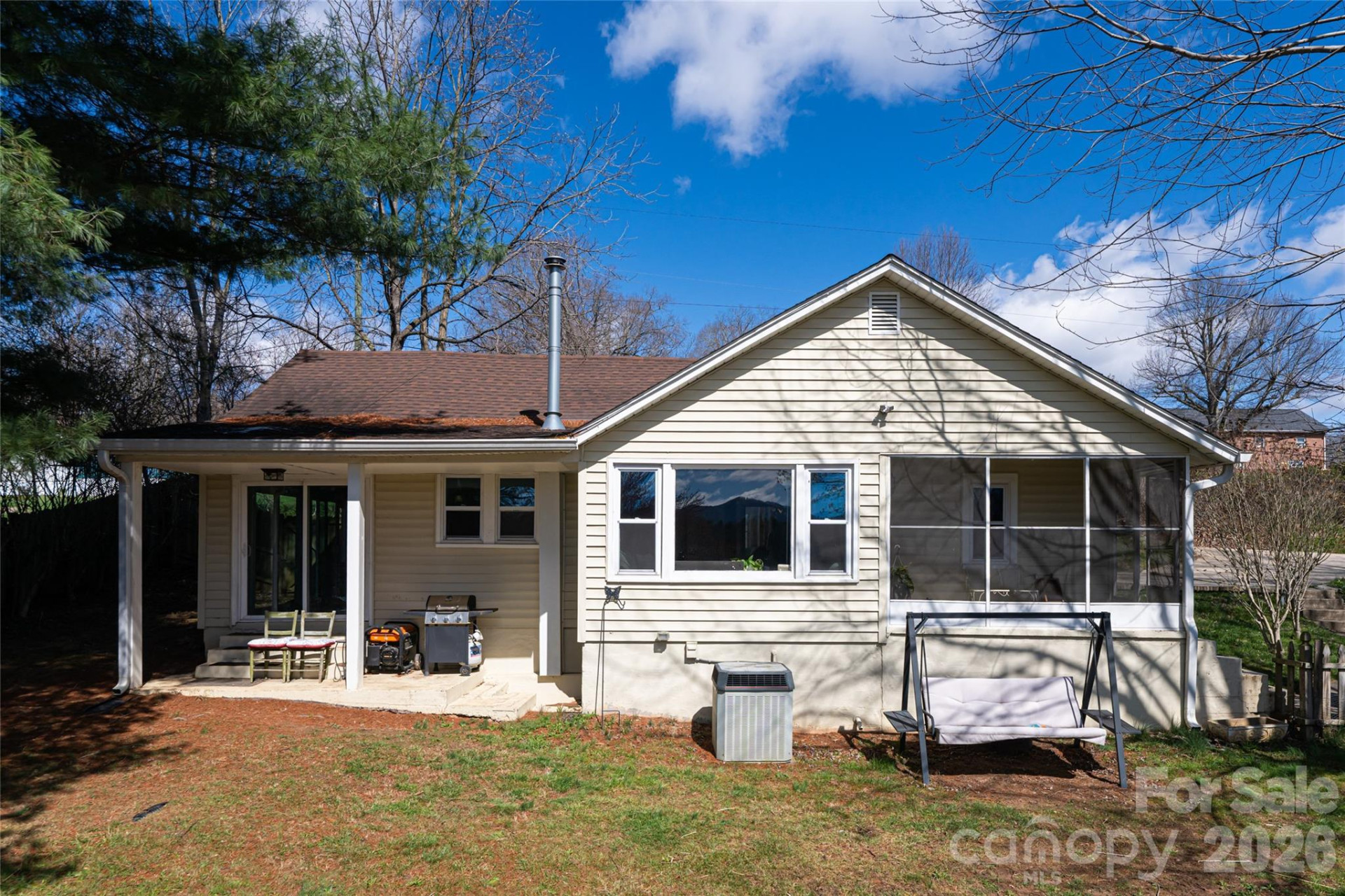 203 Pine Street - Photo 2