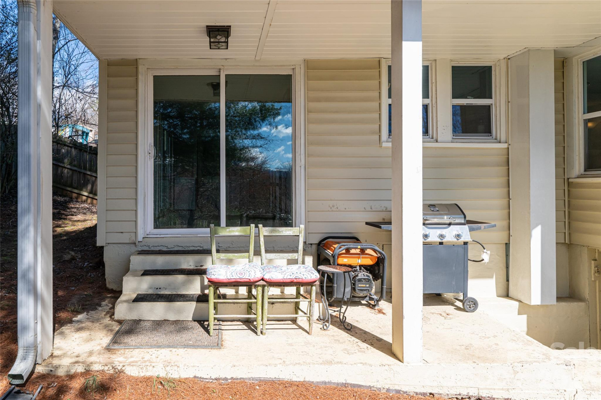 203 Pine Street - Photo 3