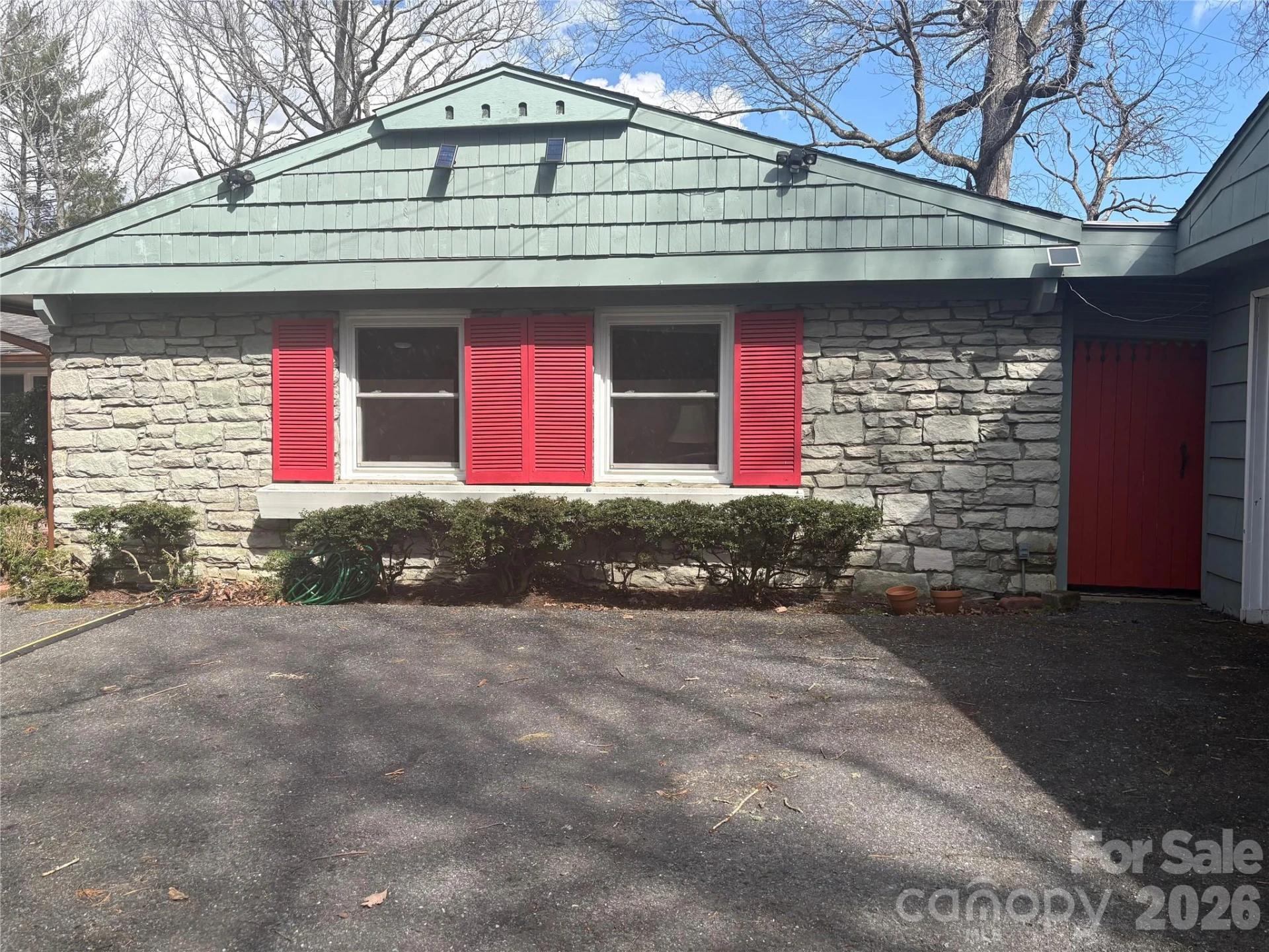 126 Ridgeview Road - Photo 2