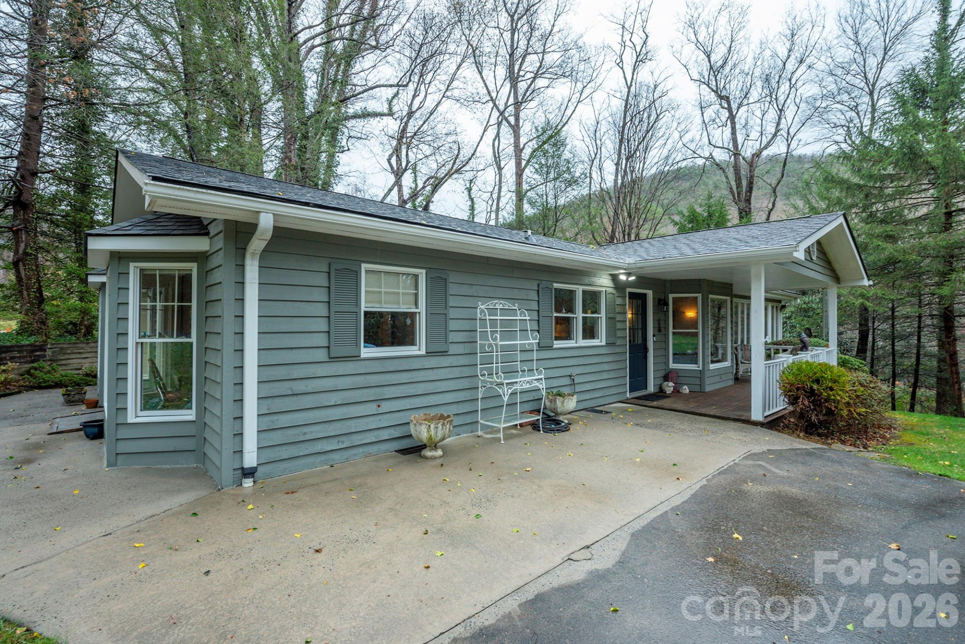 110 Virginia Road - Photo 2
